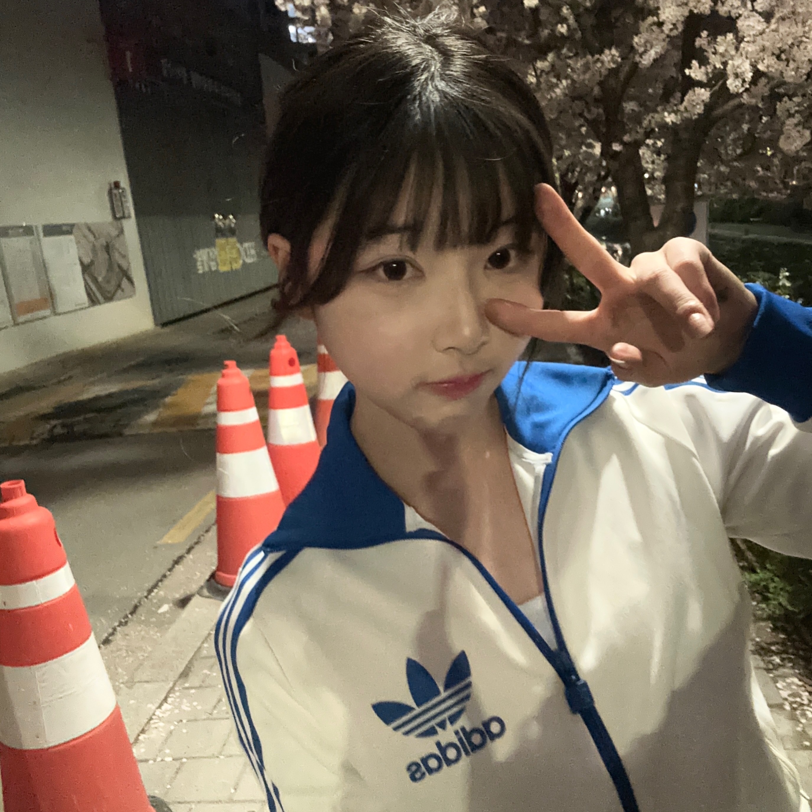 (W) Adidas Originals Beckenbauer Track Top Cloud White - KR Sizing 착용 스타일