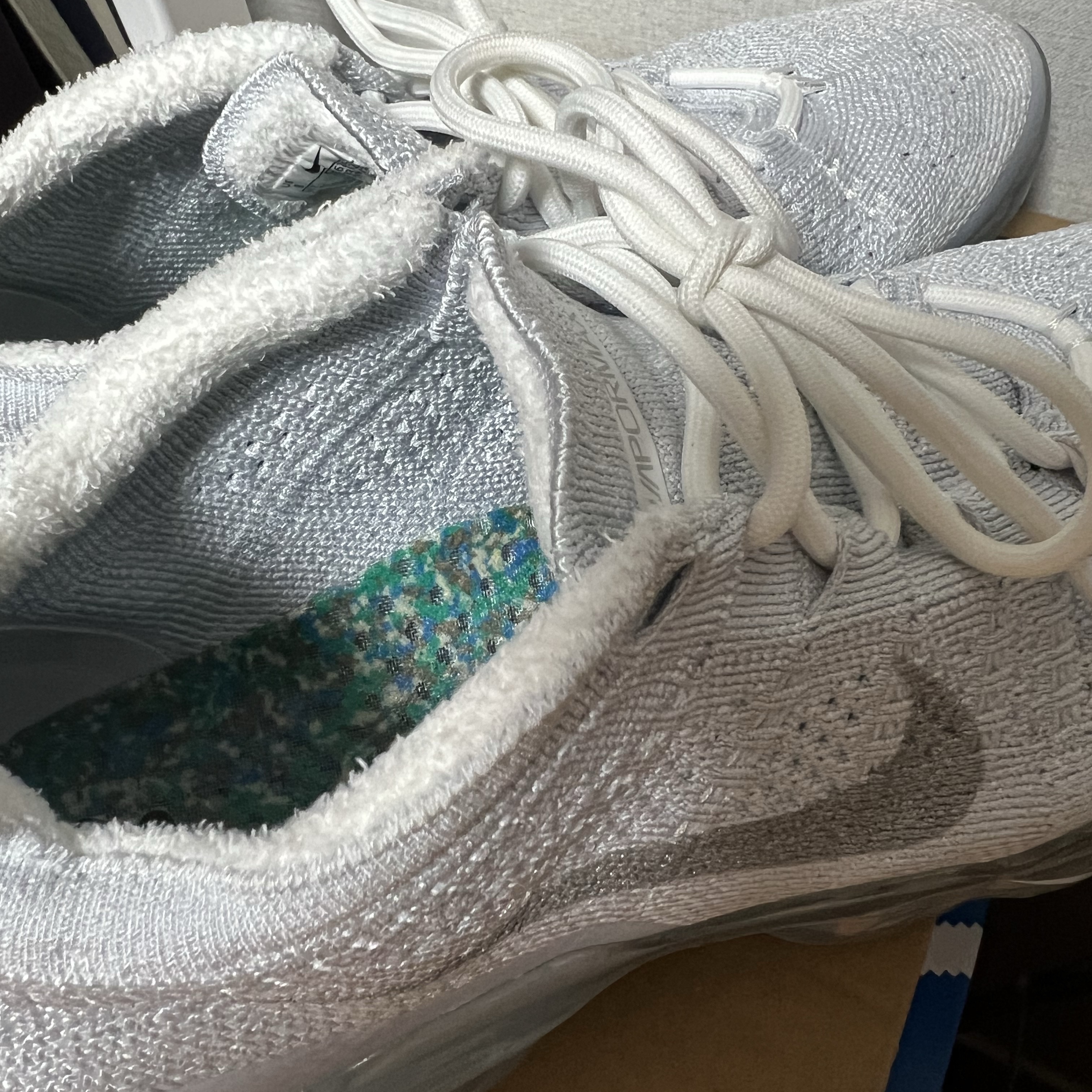 Nike Air VaporMax 2023 Flyknit Pure Platinum 착용 스타일