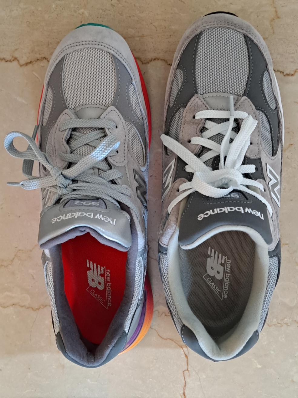 New Balance 992 Made in USA Grey Silver 착용 스타일 - 2