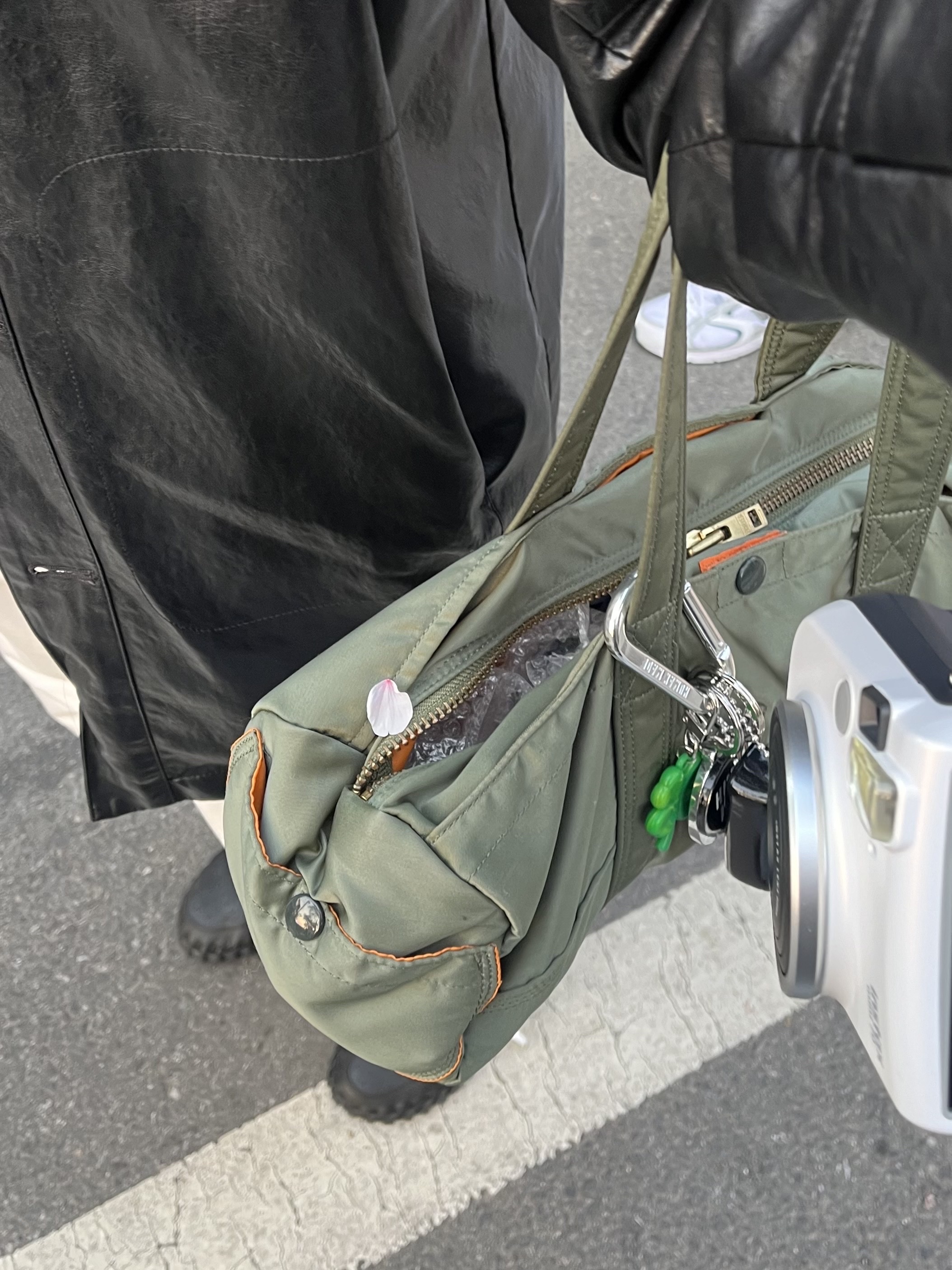 Human Made 6 Panel Cap #2 Navy, Porter Tanker Duffle Bag L Sage Green 착용 스타일 - 2