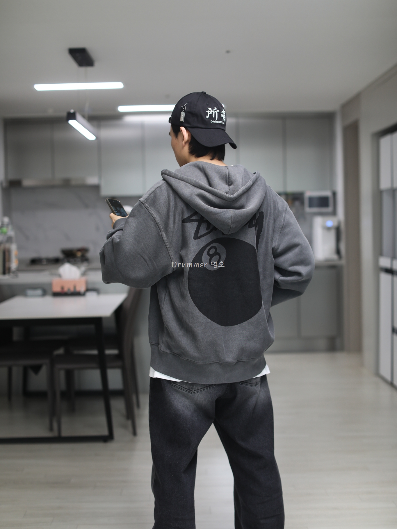 Stussy 8 Ball Pigment Dyed Zip Hoodie Black, Darkr8m Studio x Kian84 WOOkimyung Ball Cap Black 착용 스타일 - 1