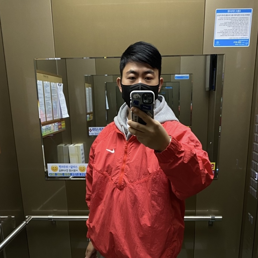 Nike x Stussy Bucket Hat Black, Nike x Stussy Water Shorts Habanero Red 착용 스타일 - 2