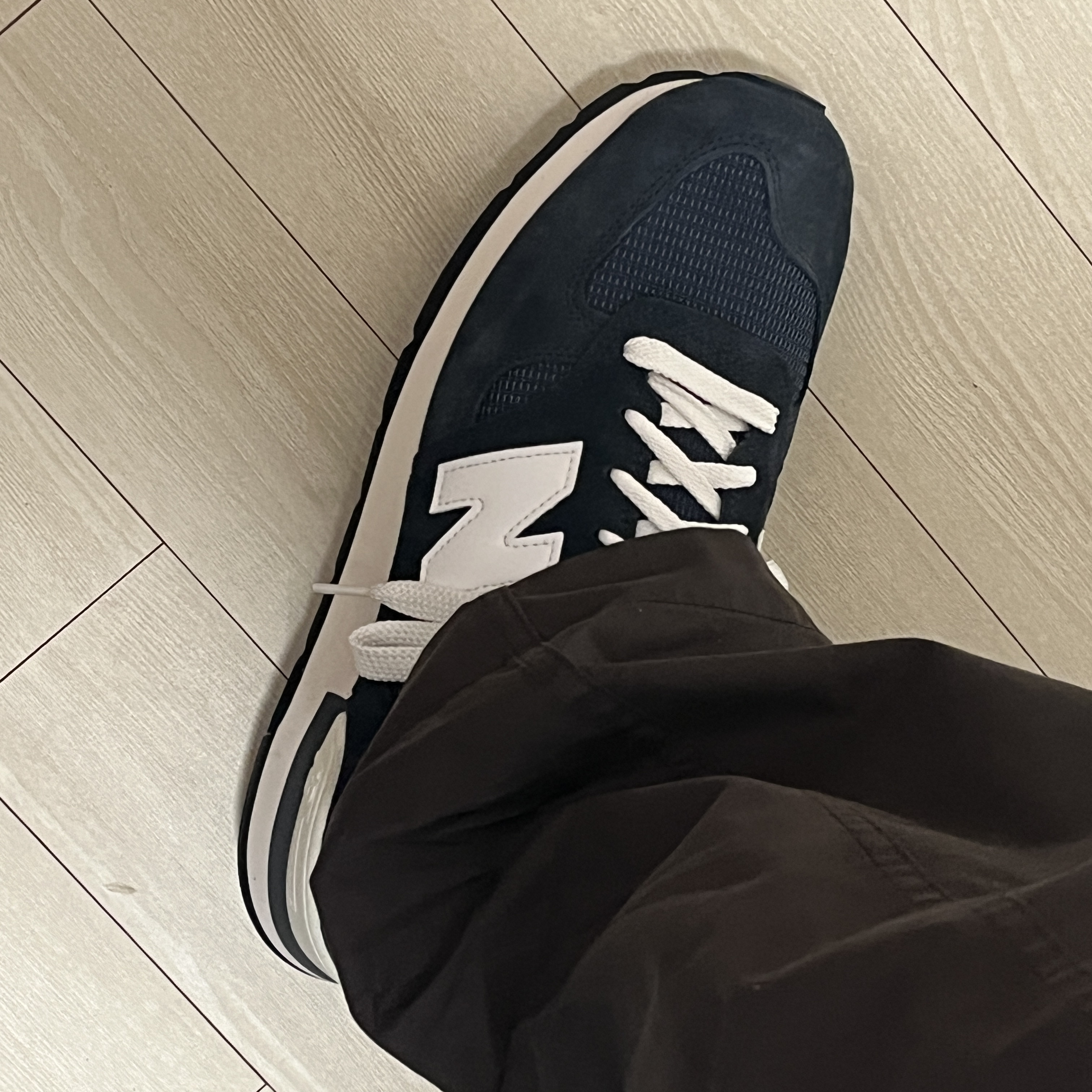 New Balance 990v1 Made in USA Navy 착용 스타일