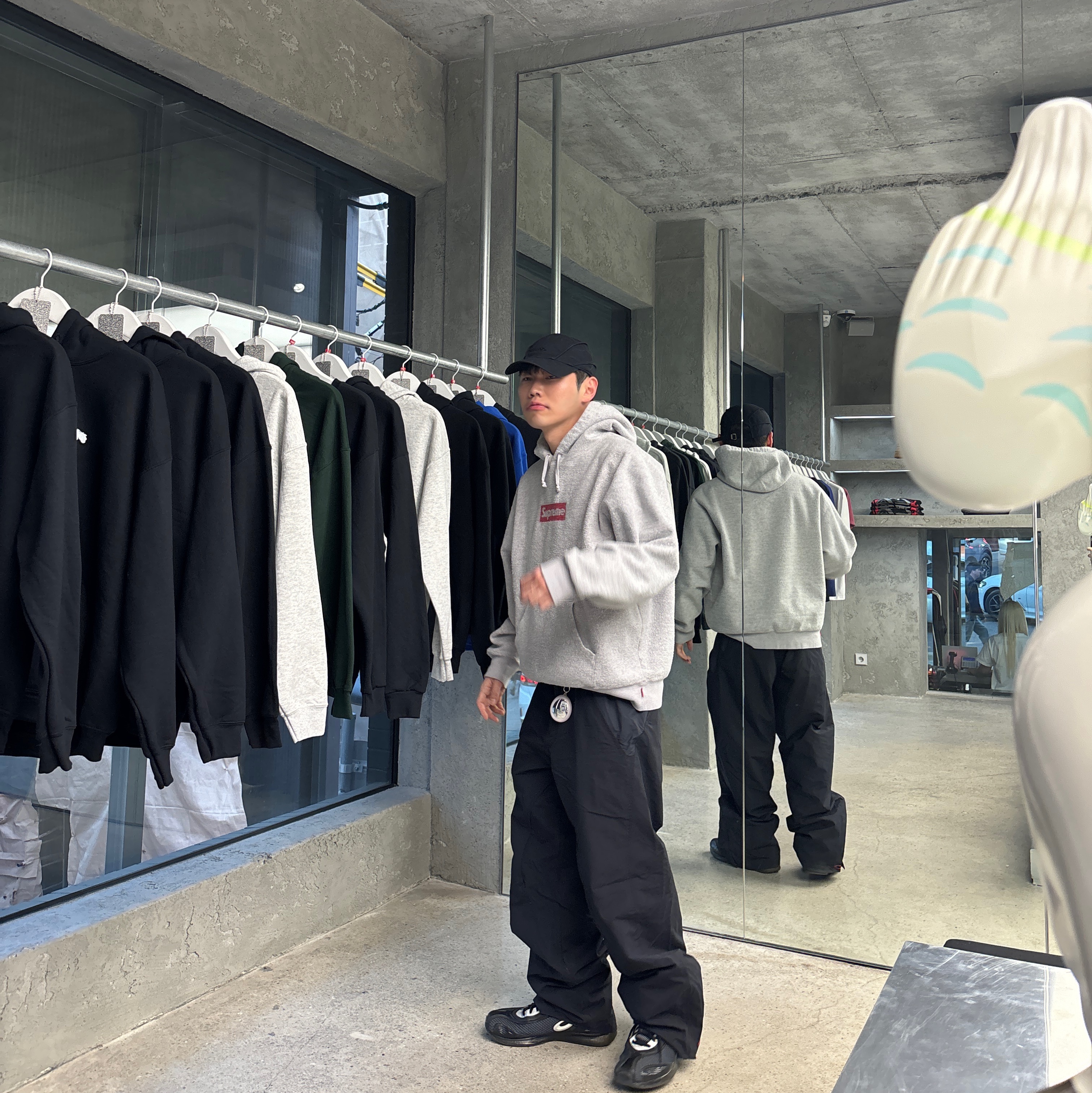 Supreme Inside Out Box Logo Hooded Sweatshirt Heather Grey - 23SS, Asics x Kiko Kostadinov Gel-Sokat 2 Carrier Grey 착용 스타일 - 3