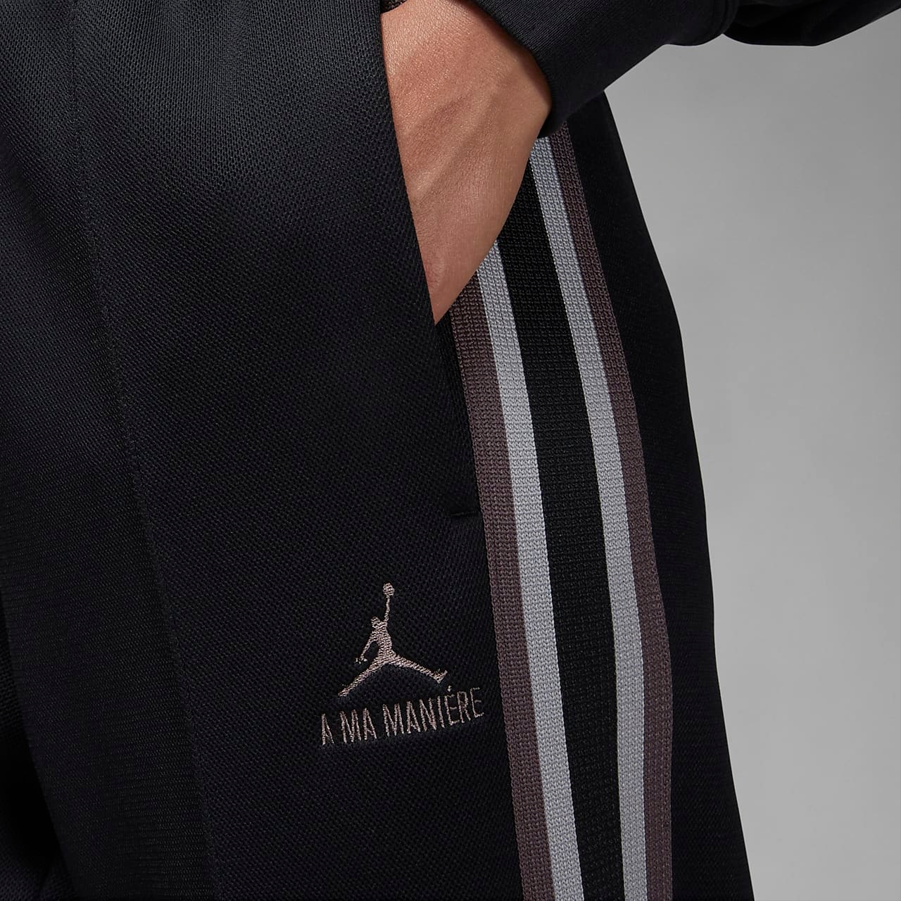 Jordan x A Ma Maniere Track Pants Black - Asia 착용 스타일