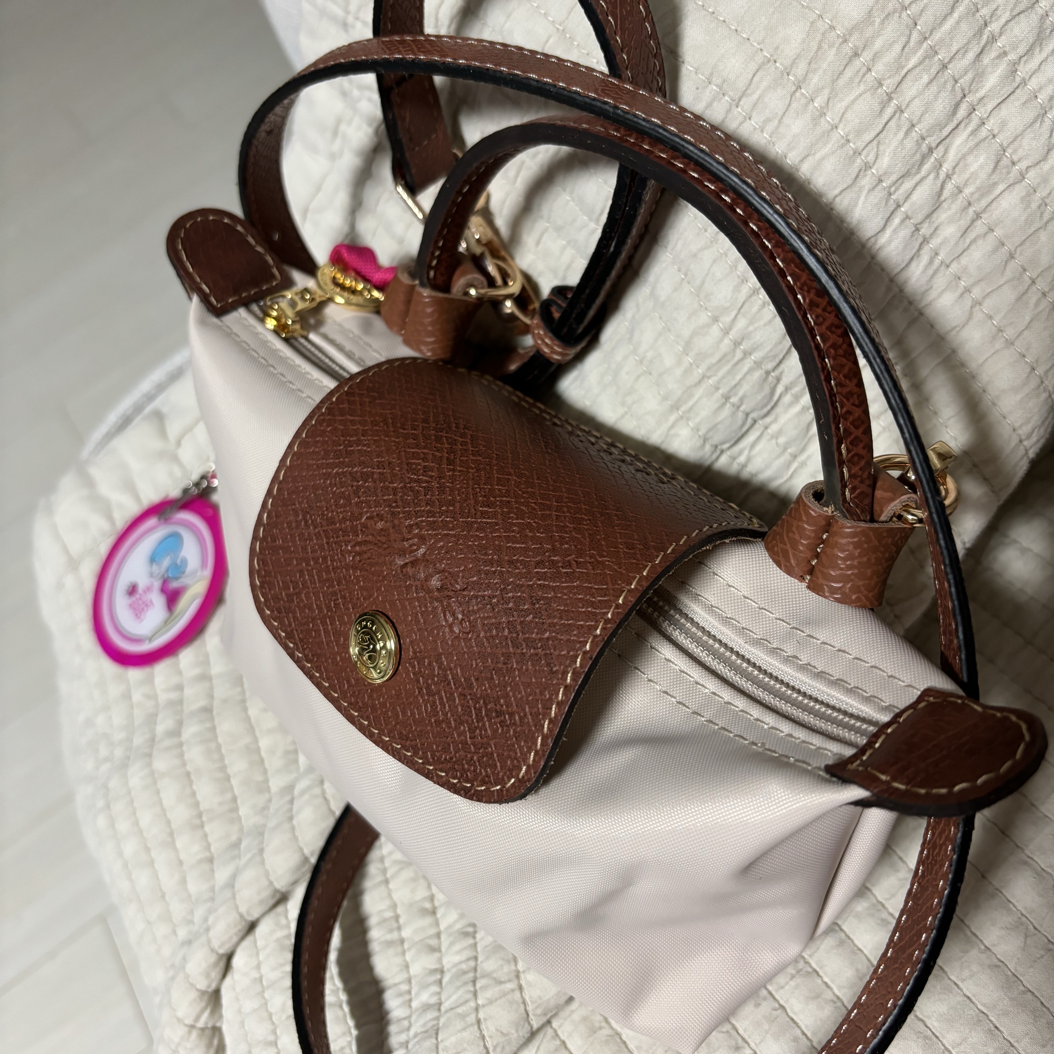 Longchamp Le Pliage Original Handle Pouch Paper 착용 스타일