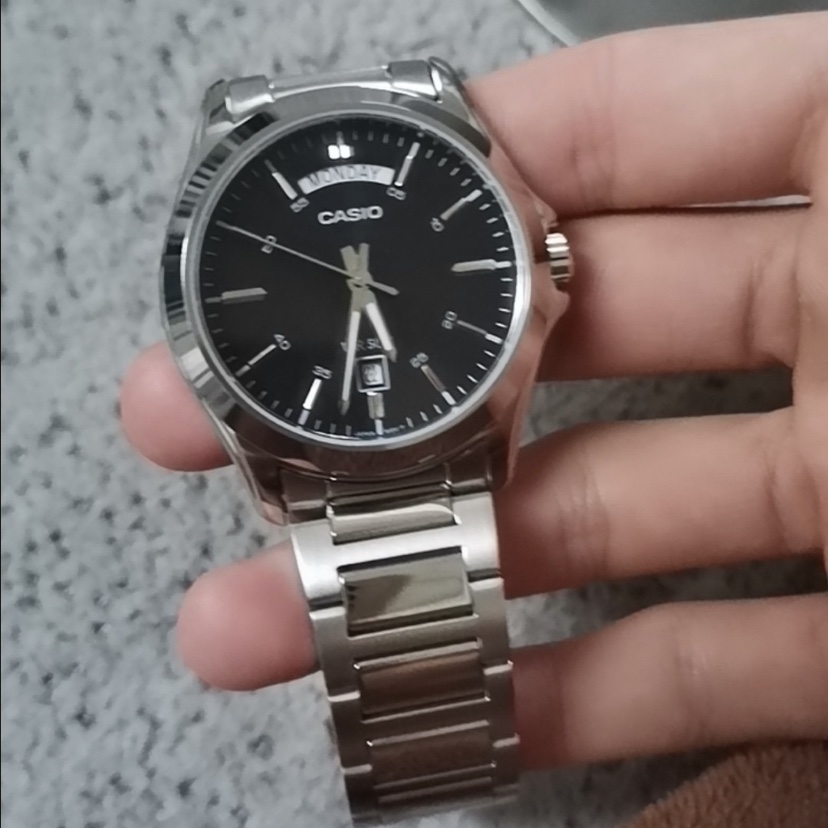 Casio MTP-1370D-1A1 착용 스타일