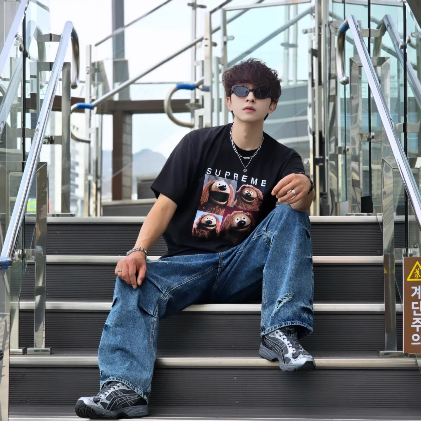 Supreme Rowlf T-Shirt Black - 24SS, Asics x Unaffected Gel-Kayano 14 Silver Moon 착용 스타일 - 5