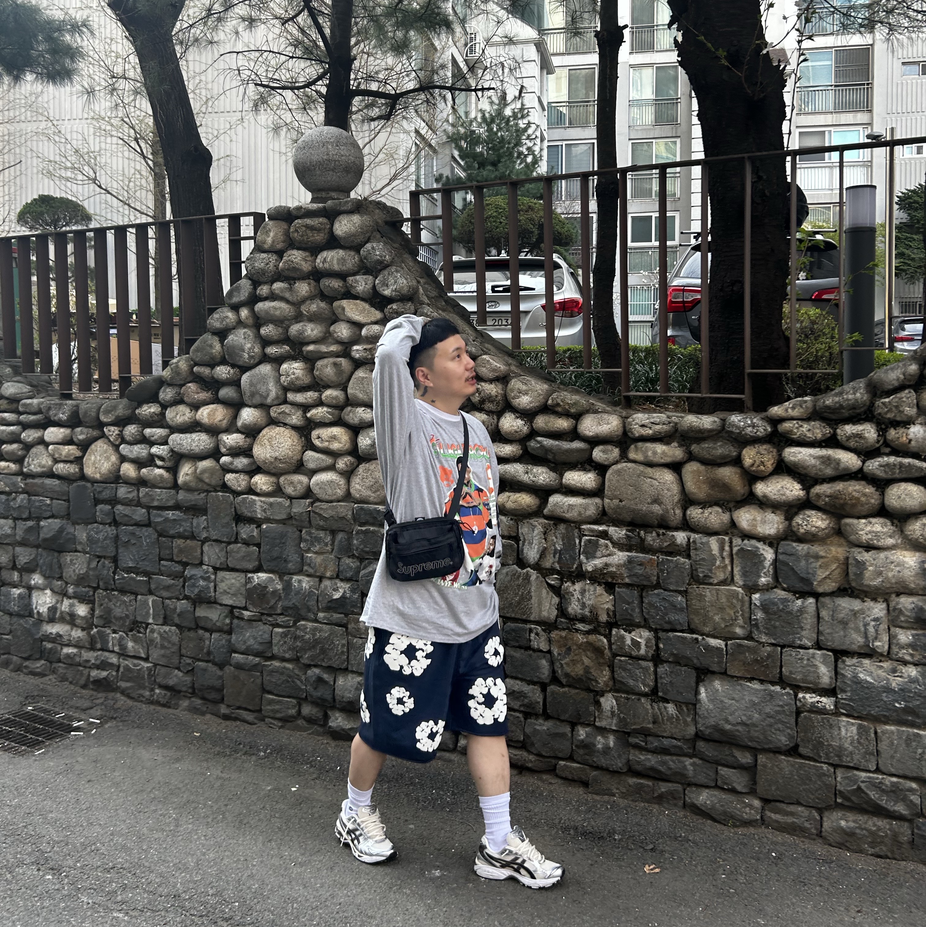 Asics Gel-Kayano 14 Cream Black, Denim Tears The Cotton Wreath Shorts Royal Blue 착용 스타일 - 2