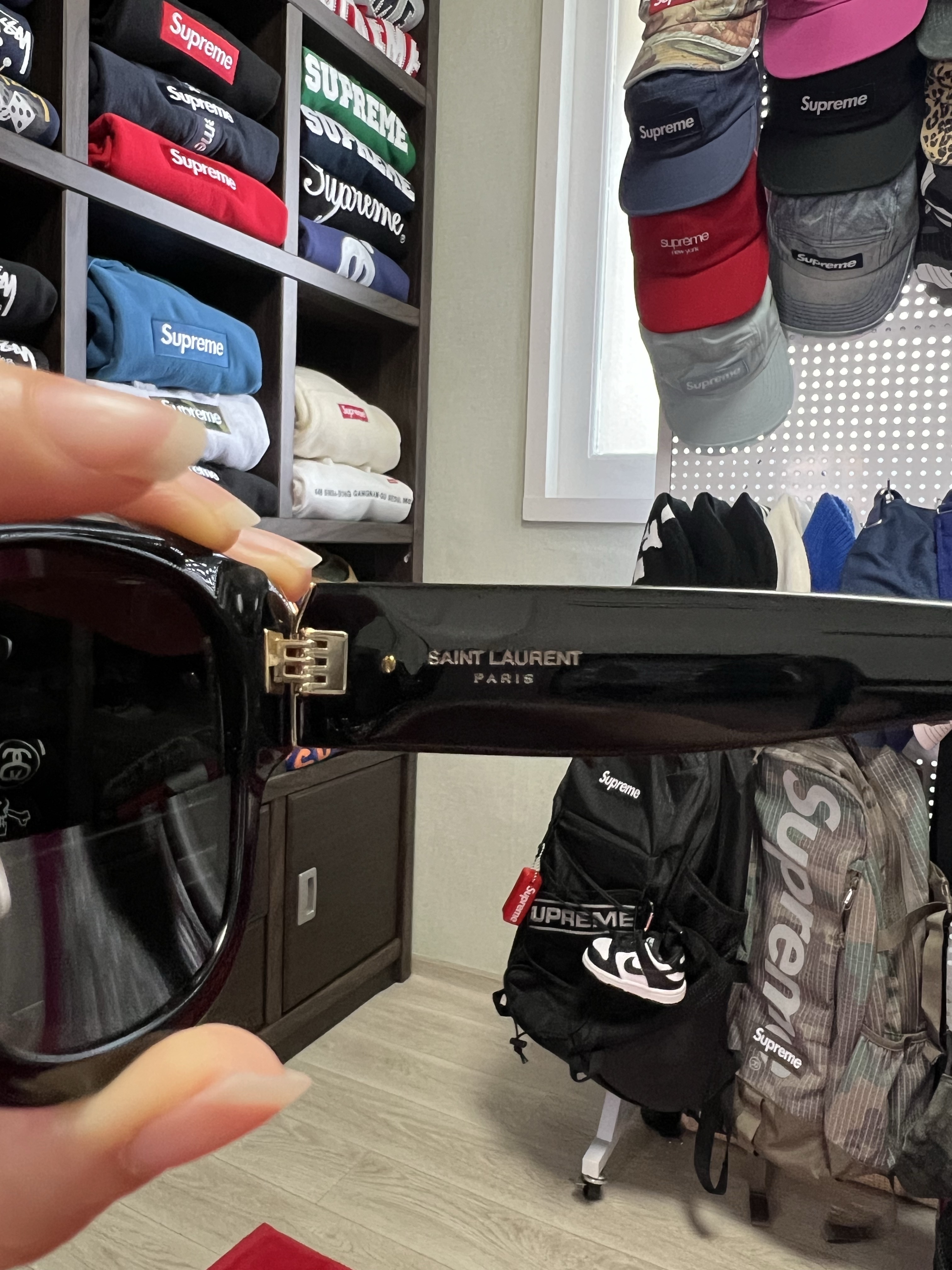 (W) Saint Laurent SL M94 Sunglasses Black 착용 스타일 - 3