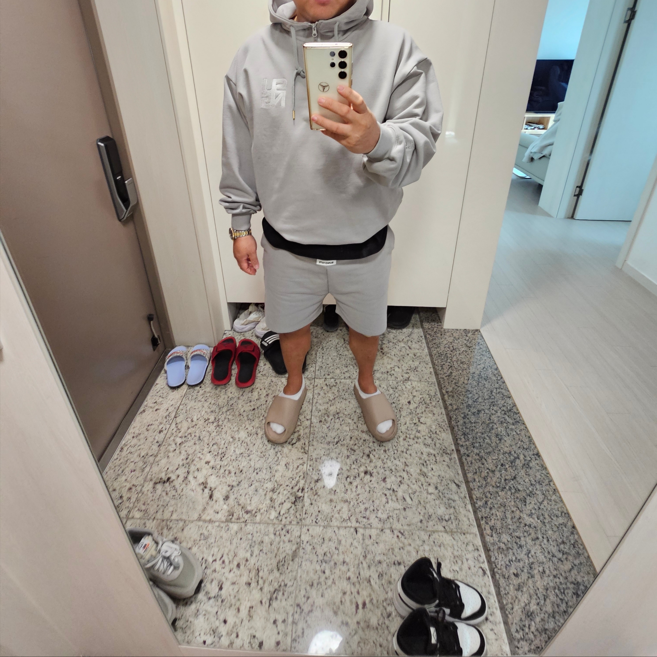 Nike x Sacai x Fragment LDWaffle Light Smoke Grey, Adidas Yeezy Slide Pure - Re-Release Ver. 착용 스타일 - 3