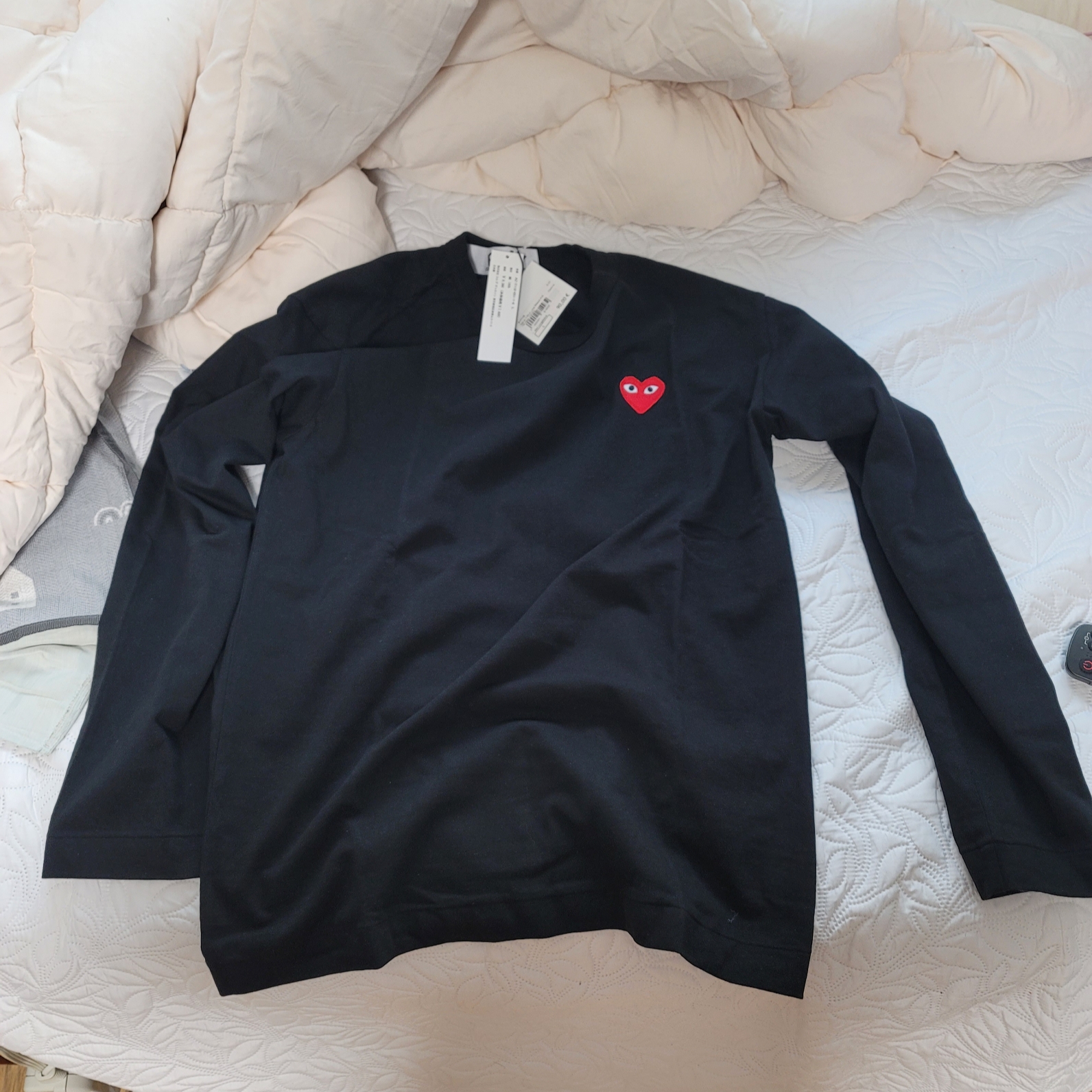 Play Comme des Garcons LS T-Shirt Black 착용 스타일