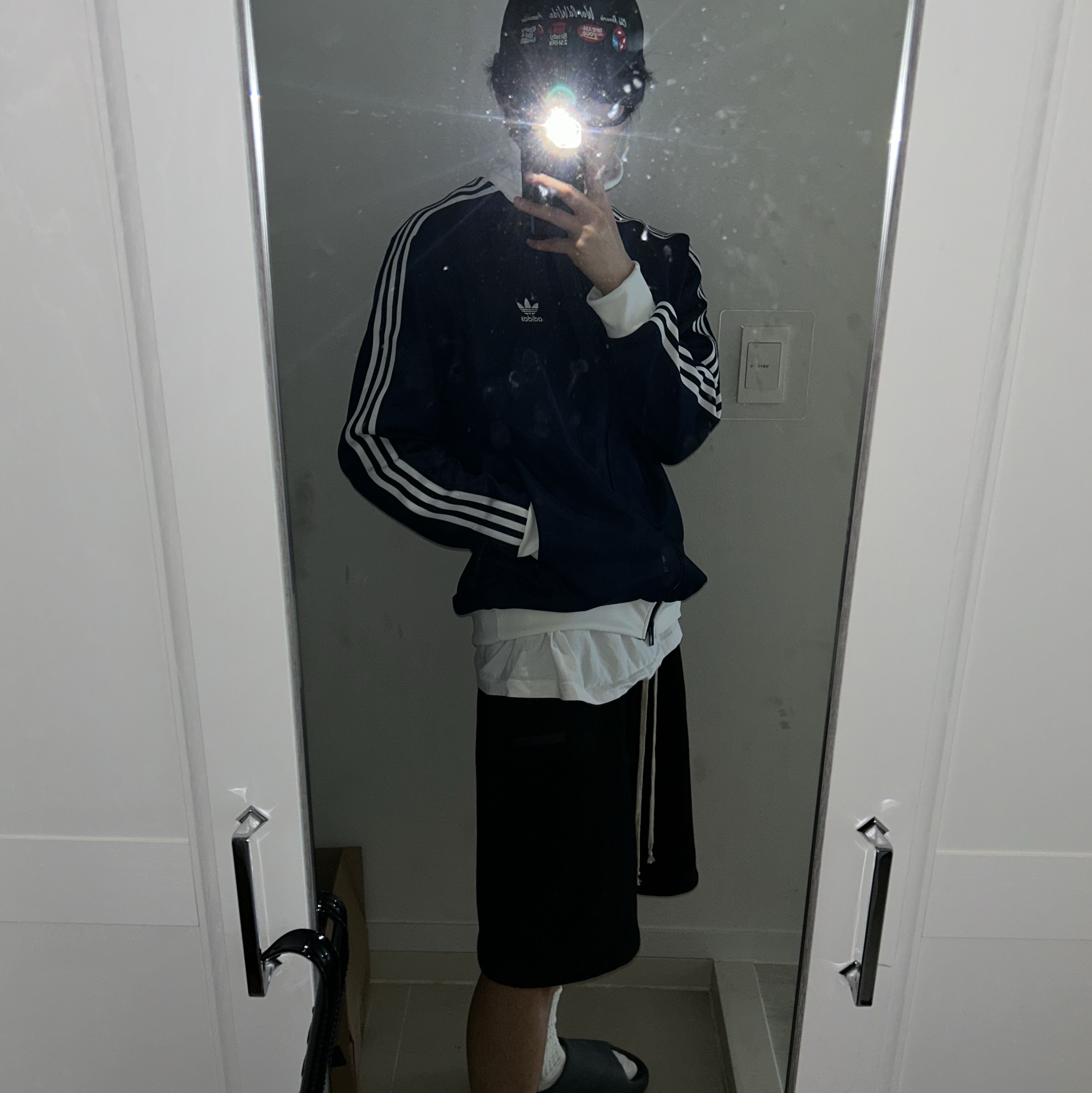 Adidas Adicolor Classic Beckenbauer Track Top Night Indigo - KR Sizing, Adidas Yeezy Slide Slate Grey 착용 스타일