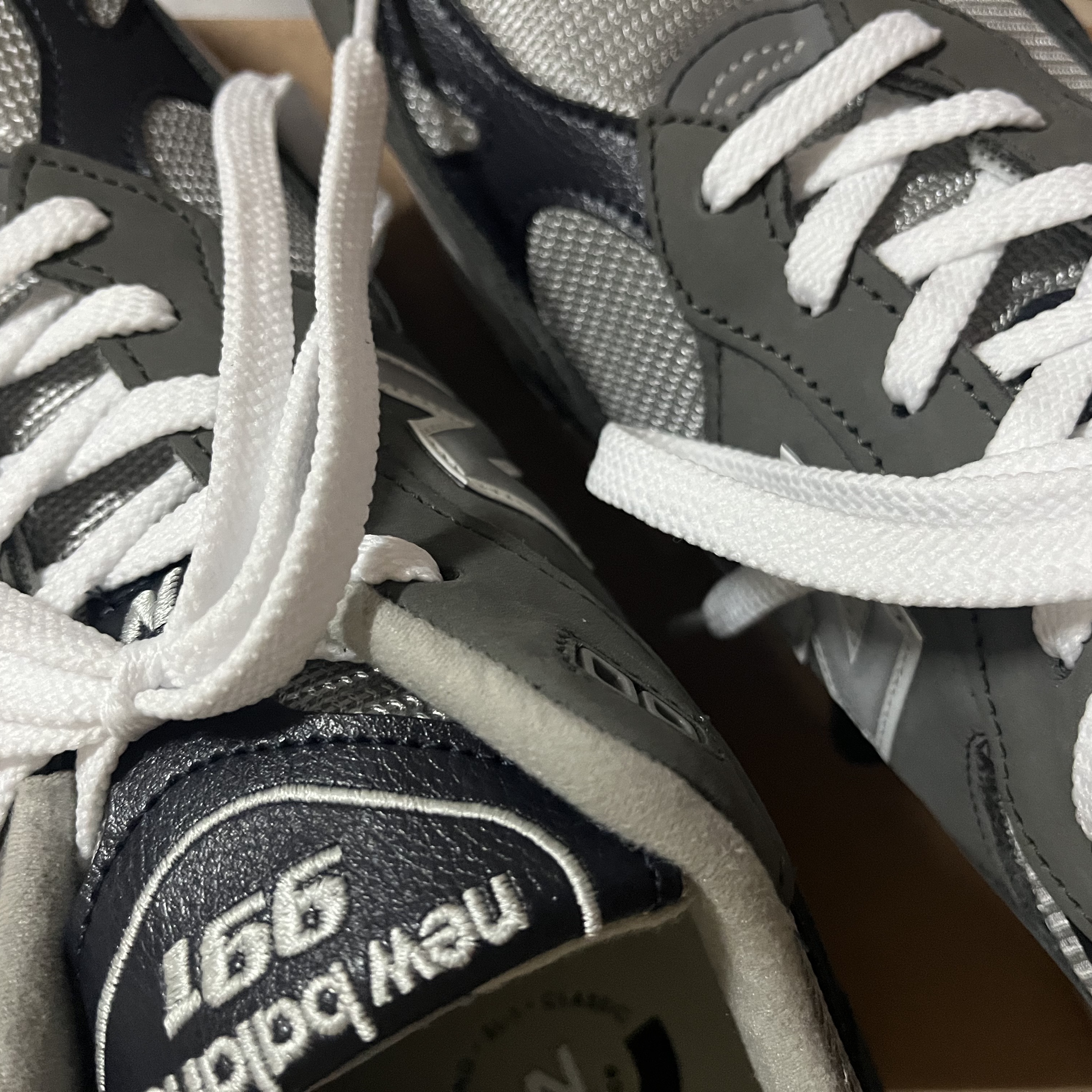 New Balance 991 Made in UK Castlerock Navy 착용 스타일 - 2