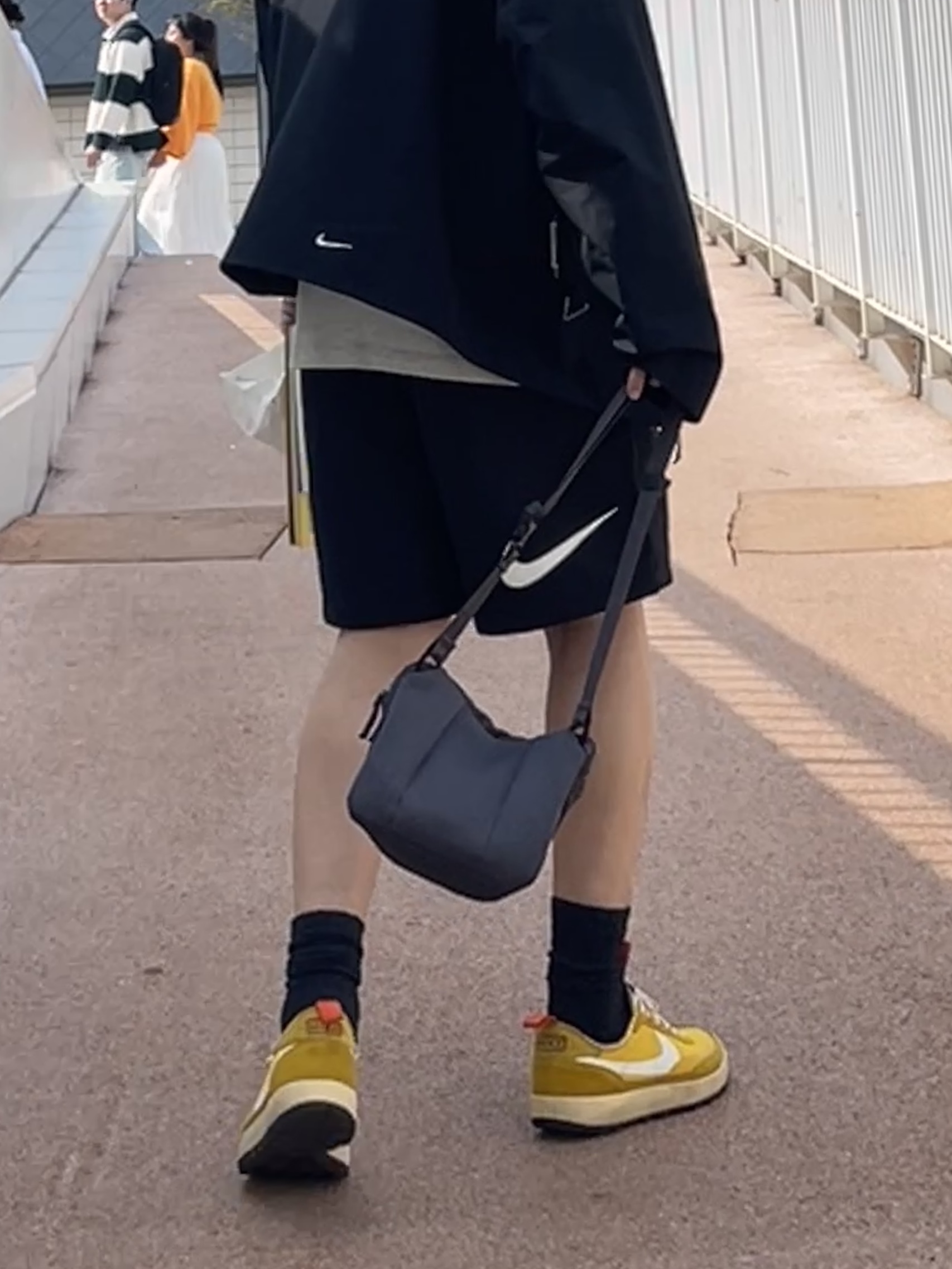 Nike ACG Storm-Fit ADV Cascade Rains Full Zip Jacket Black - Asia, Nike x Stussy Shorts Black (FJ9167-010) 착용 스타일 - 4