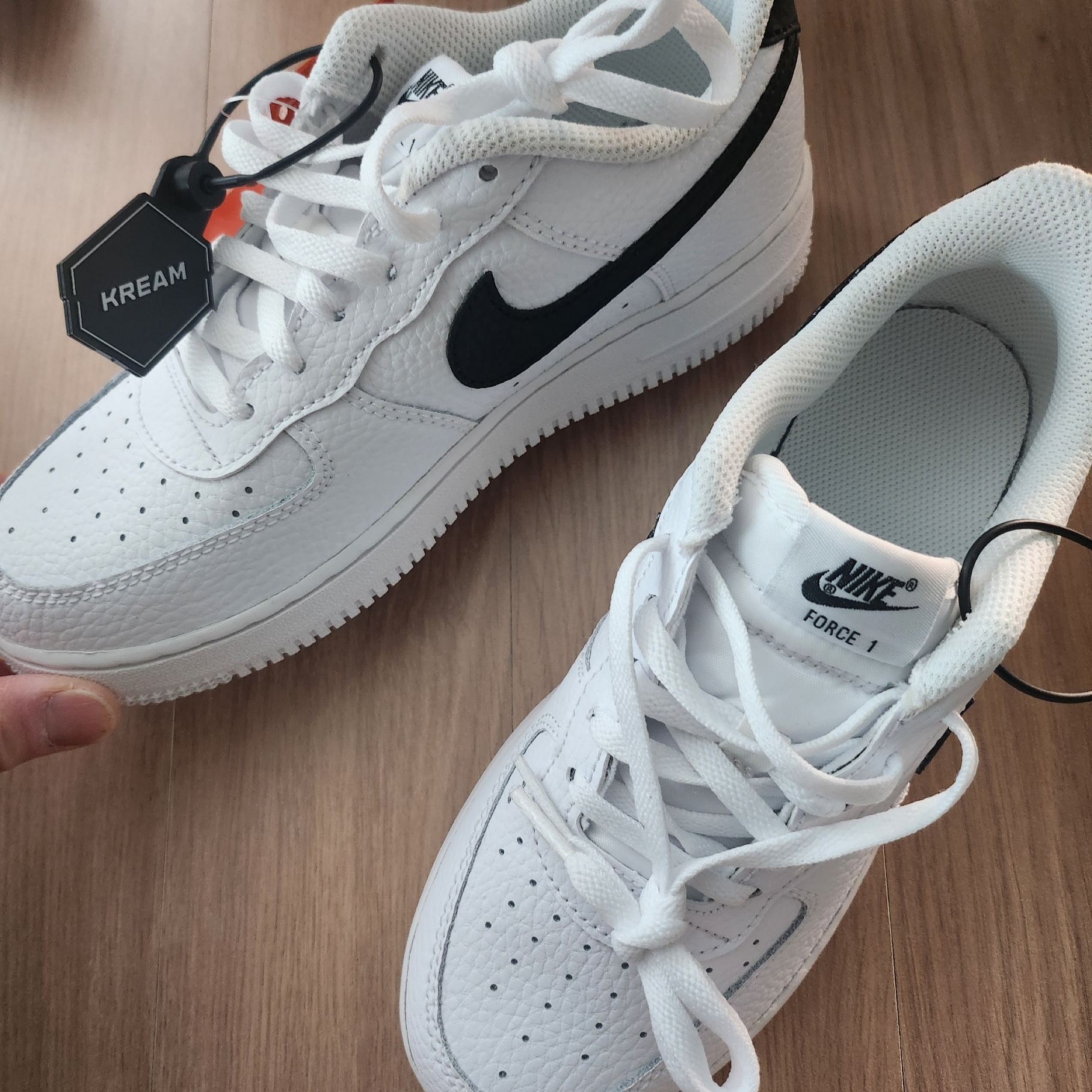 (PS) Nike Force 1 White Black 착용 스타일