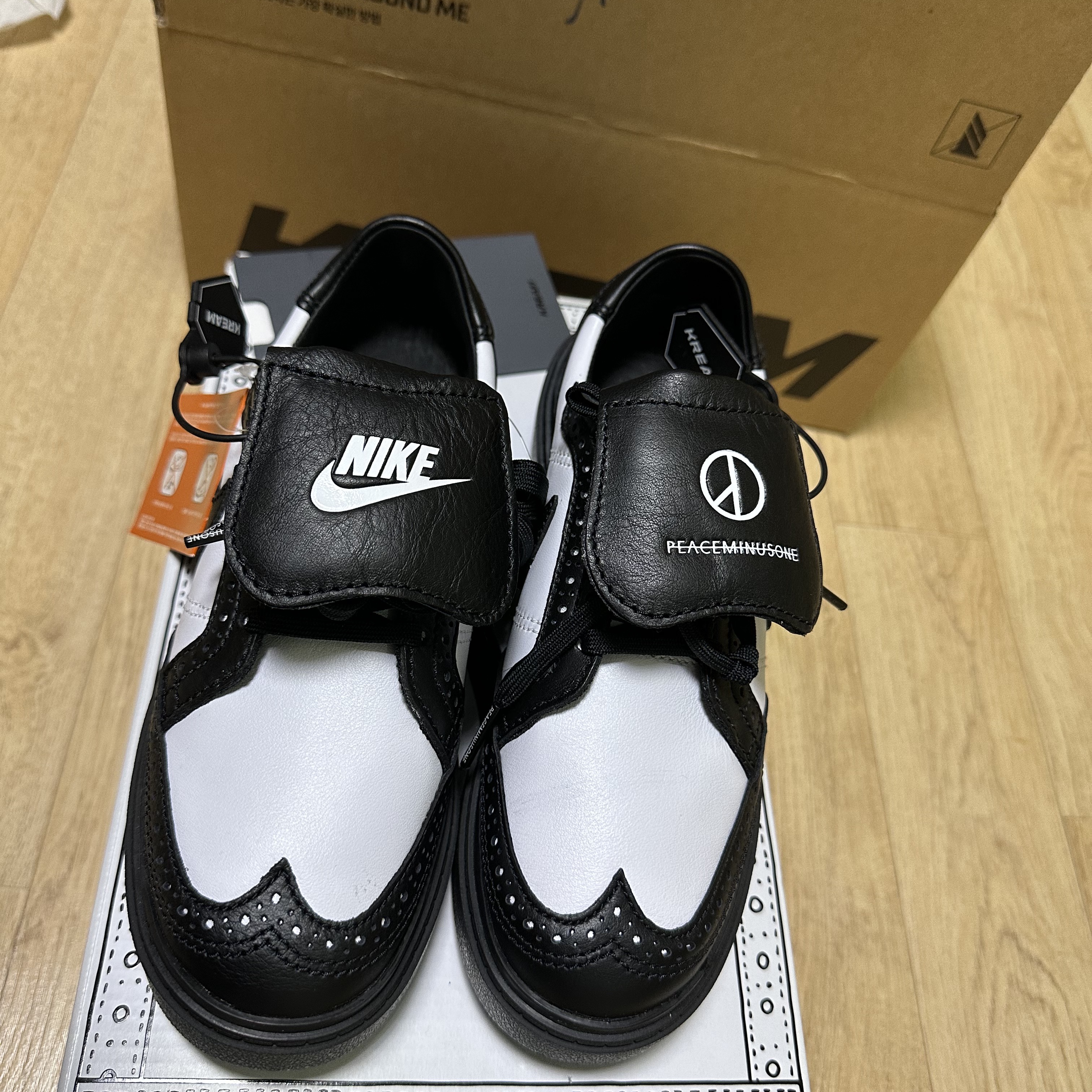 Nike x Peaceminusone Kwondo1 Black and White 착용 스타일 - 2