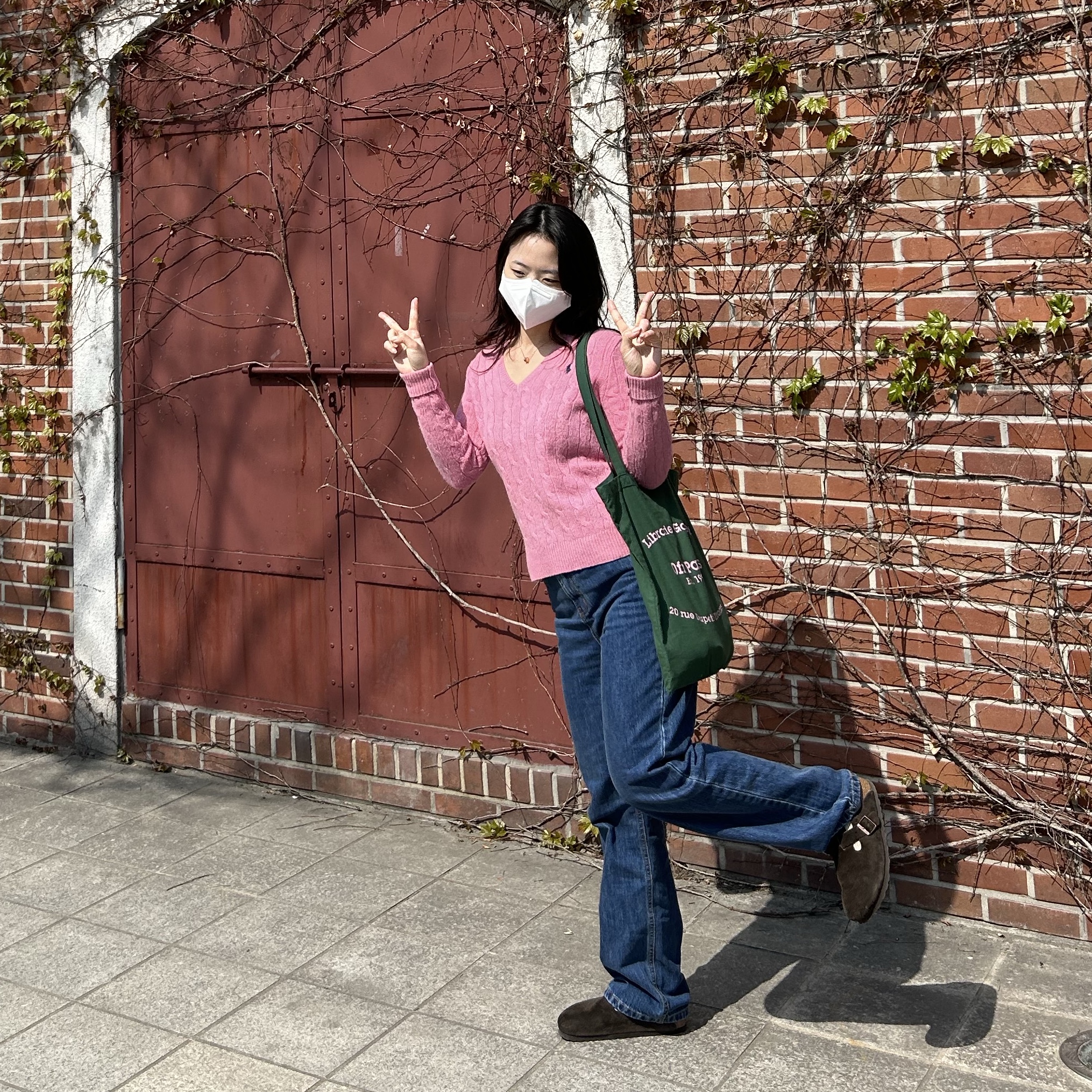 Birkenstock Boston Soft Footbed Mocha - Regular, Bulgari B.Zero1 Necklace Mini Round Pendant Rose Gold 착용 스타일 - 2