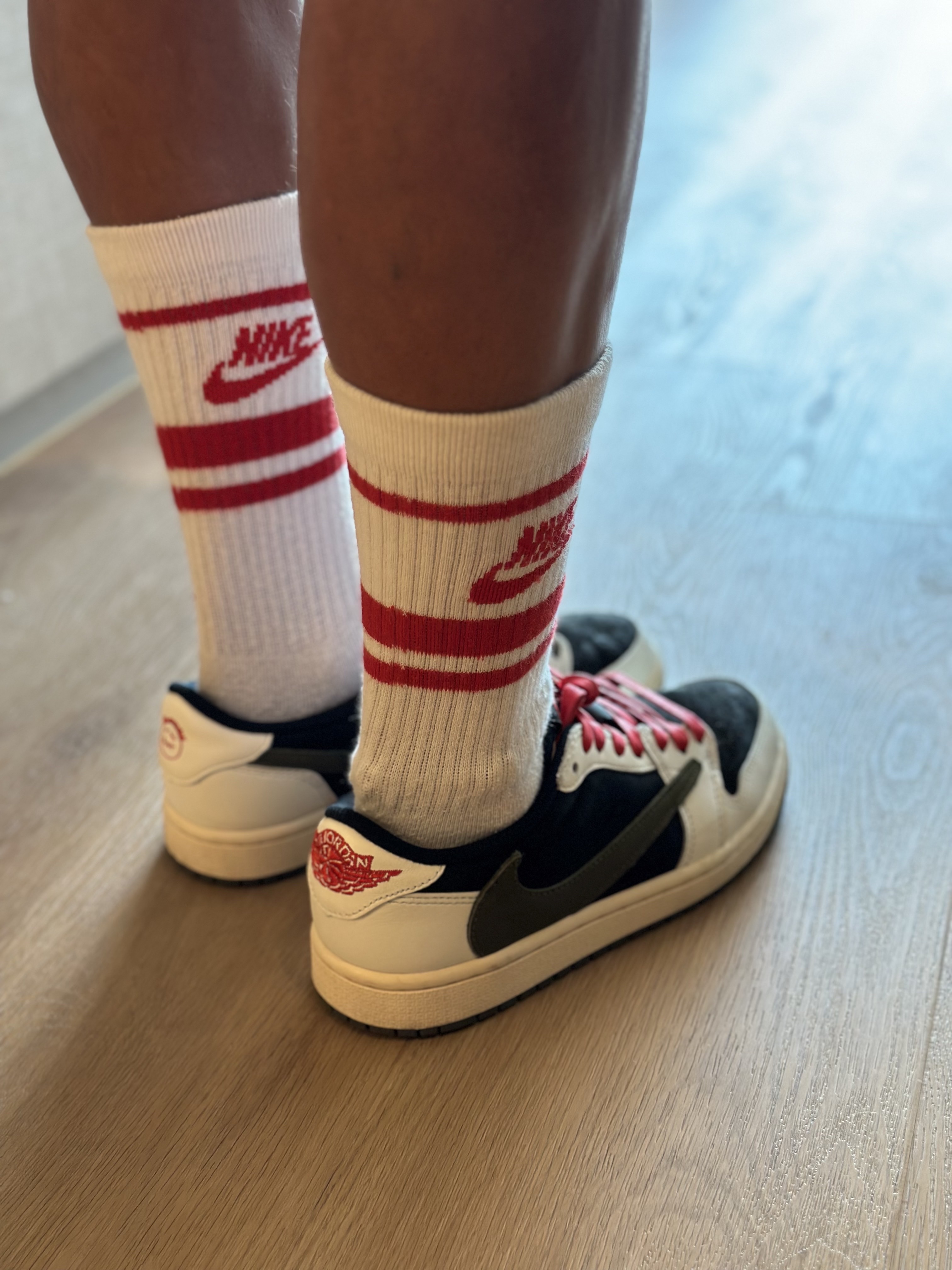 (W) Jordan 1 x Travis Scott Retro Low OG SP Medium Olive 착용 스타일