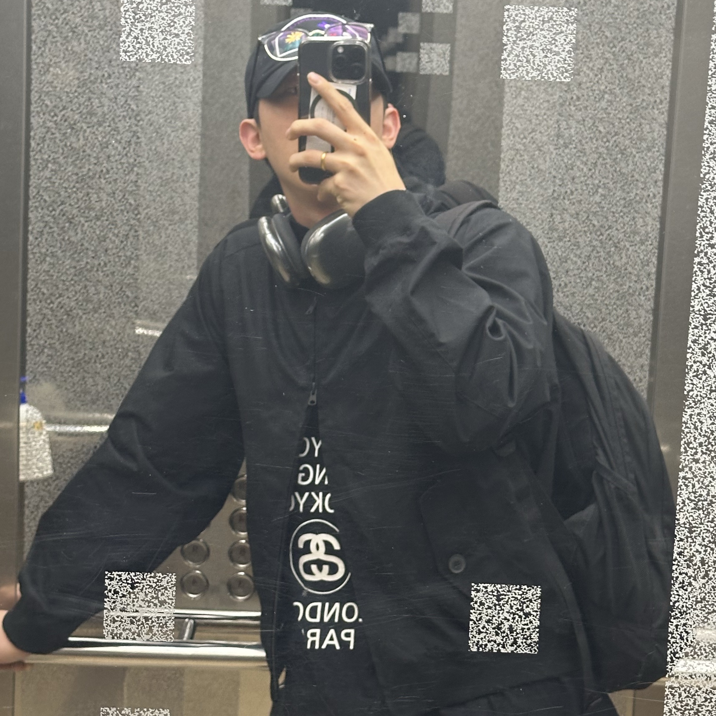 Stussy World Tour T-Shirt Black, Apple AirPods Max Lightning Space Gray (Korean Ver.) 착용 스타일