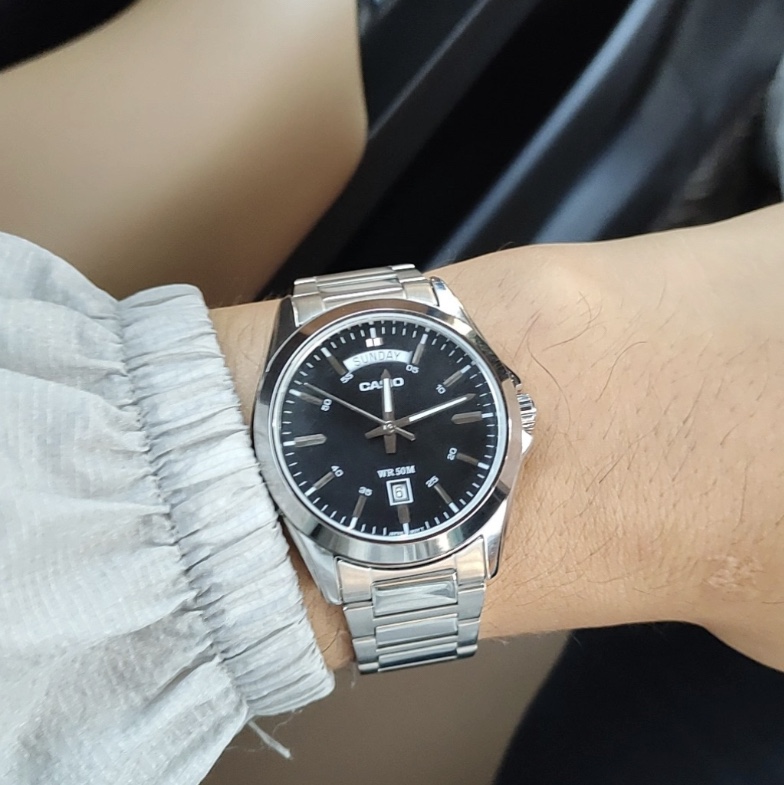 Casio MTP-1370D-1A1 착용 스타일