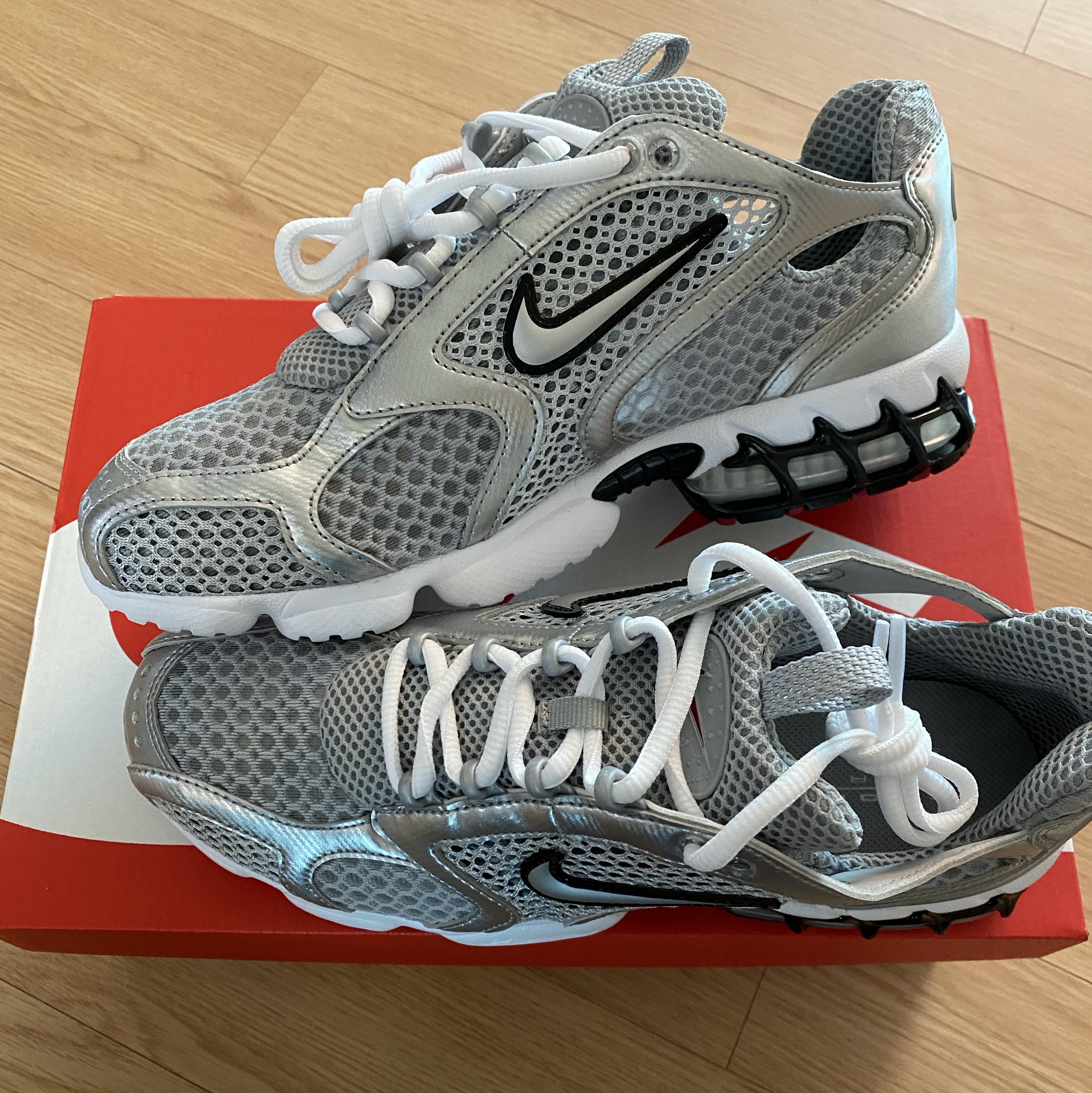 Nike Air Zoom Spiridon Cage 2 Metallic Silver 착용 스타일