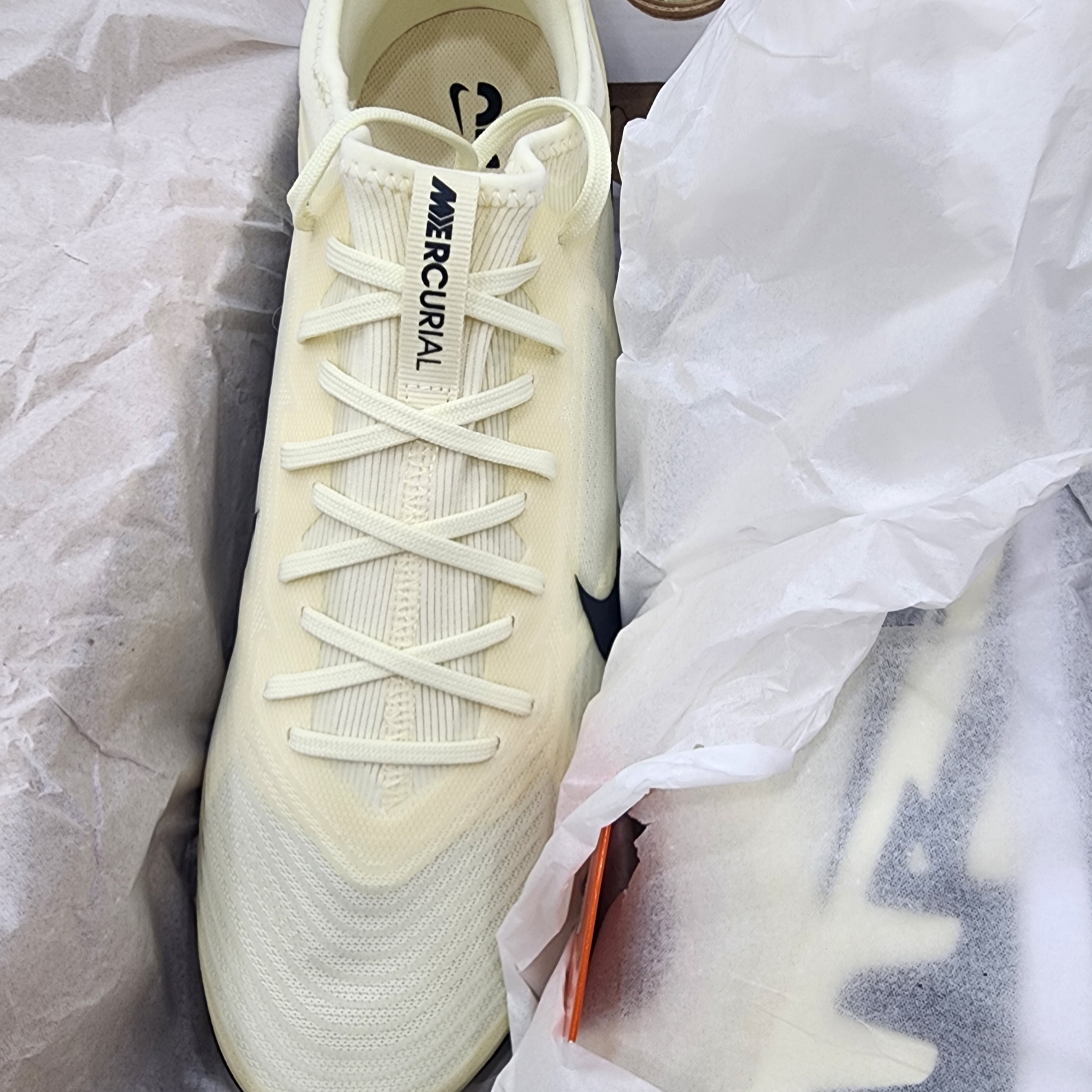 Nike Zoom Mercurial Vapor 15 Pro TF Lemonade Black 착용 스타일 - 1
