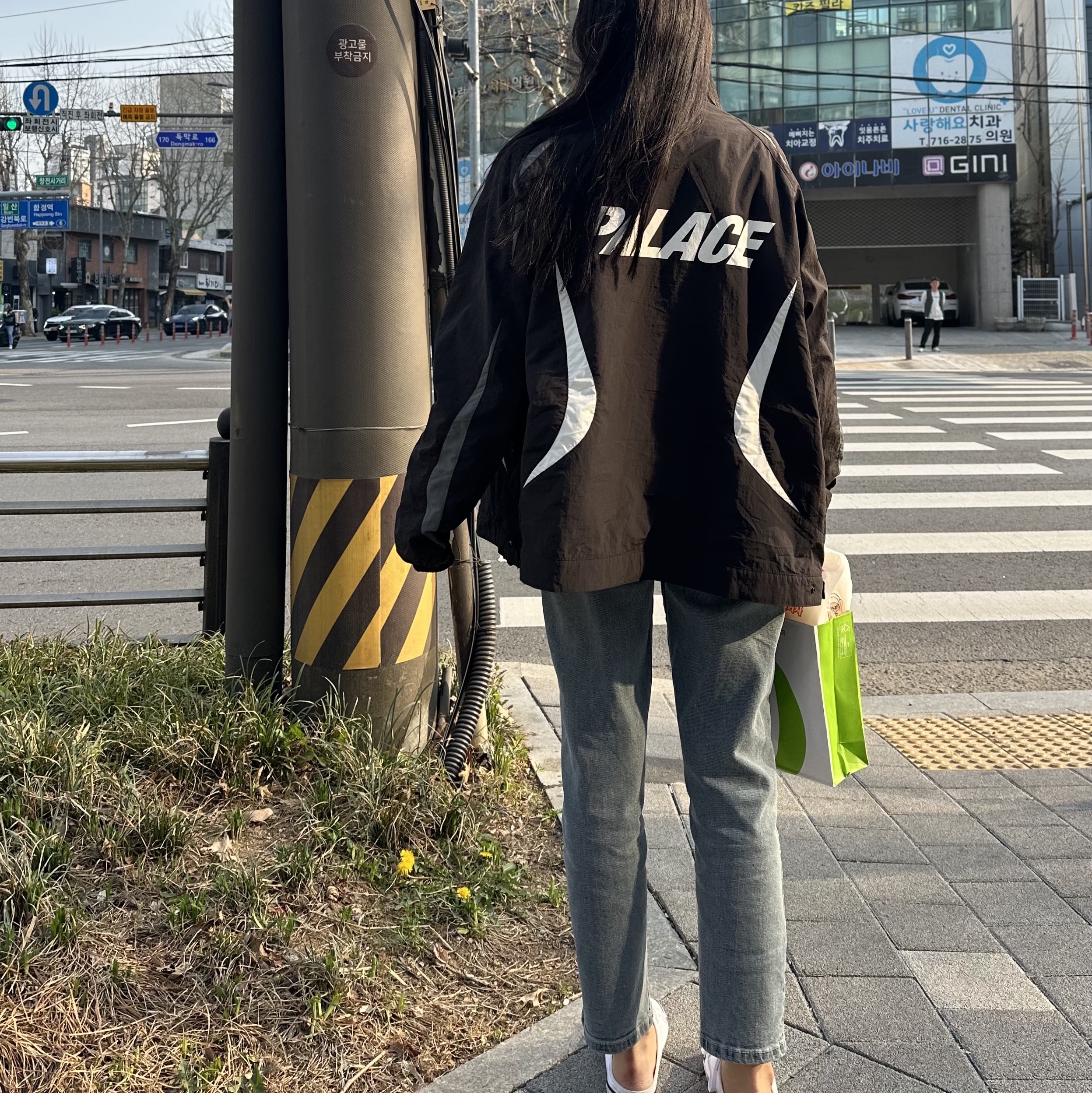 Palace Moto Shell Jacket Black - 23SS 착용 스타일 - 2
