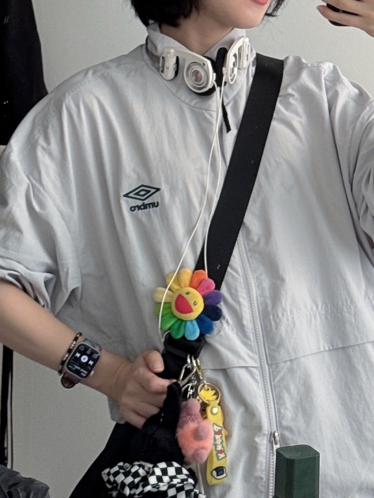Supreme x Koss Portapro Headphones White - 23FW 착용 스타일 - 4