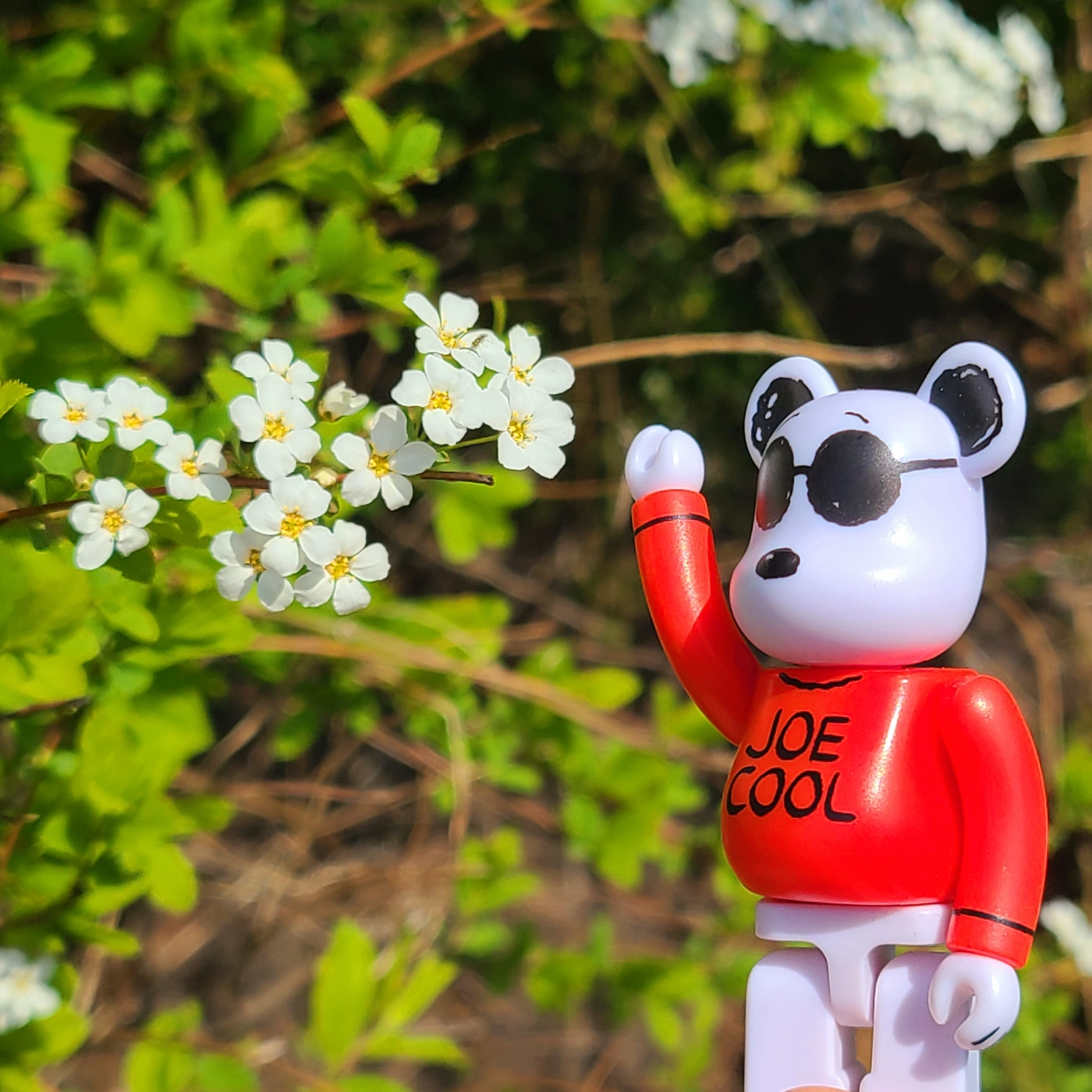 Bearbrick Peanuts Joe Cool 100% & 400% Set, (W) Nike Zoom Vomero 5 Light Bone 착용 스타일 - 1