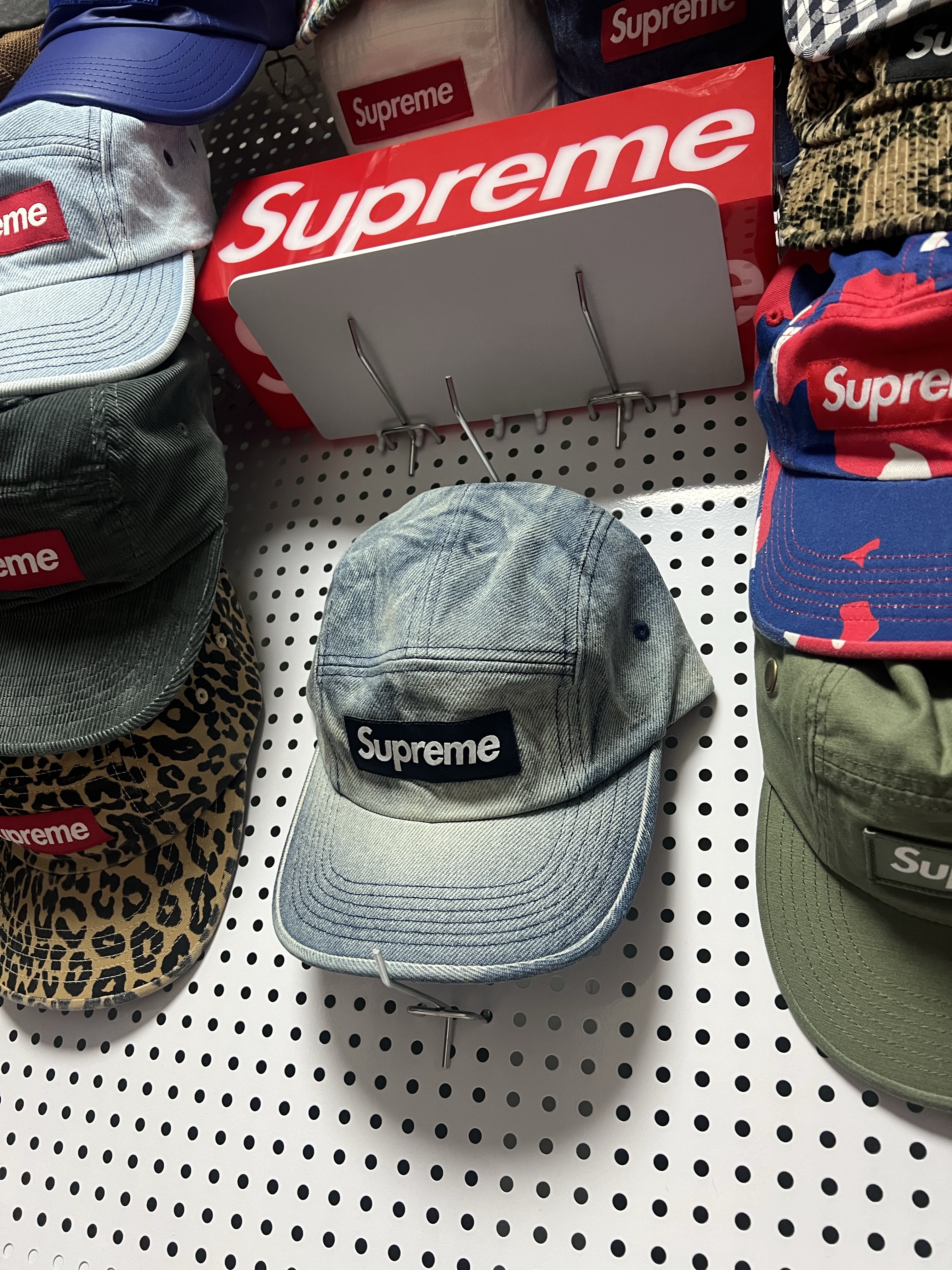 Supreme Collegiate Hooded Sweatshirt Navy - 24SS, Supreme Collegiate Hooded Sweatshirt Dark Green - 24SS 착용 스타일 - 5