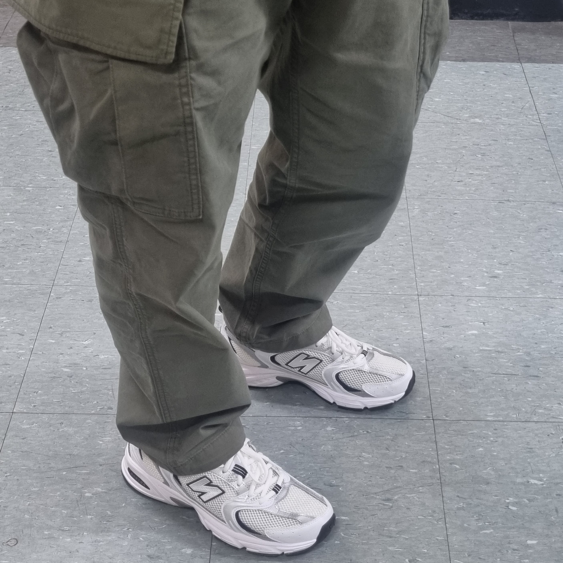 New Balance 530 White 착용 스타일