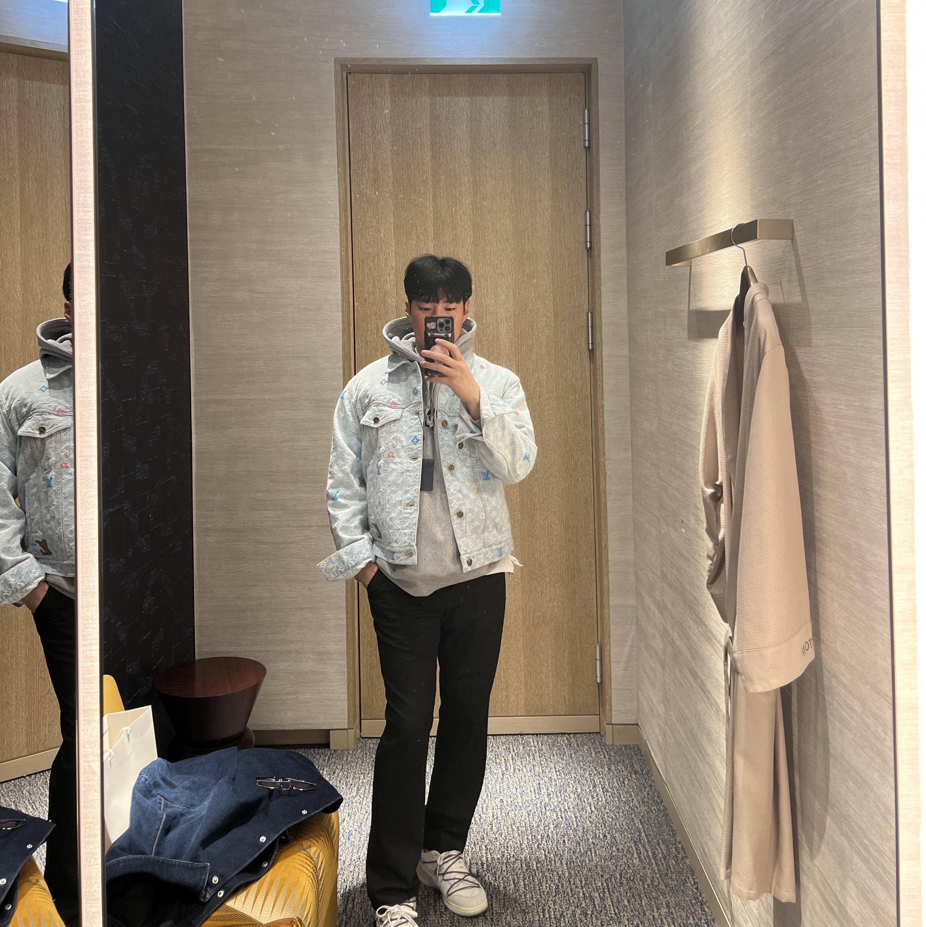 Supreme Collegiate Hooded Sweatshirt Heather Grey - 24SS, Nike x Off-White Dunk Low The 50 - Lot 18 착용 스타일 - 1