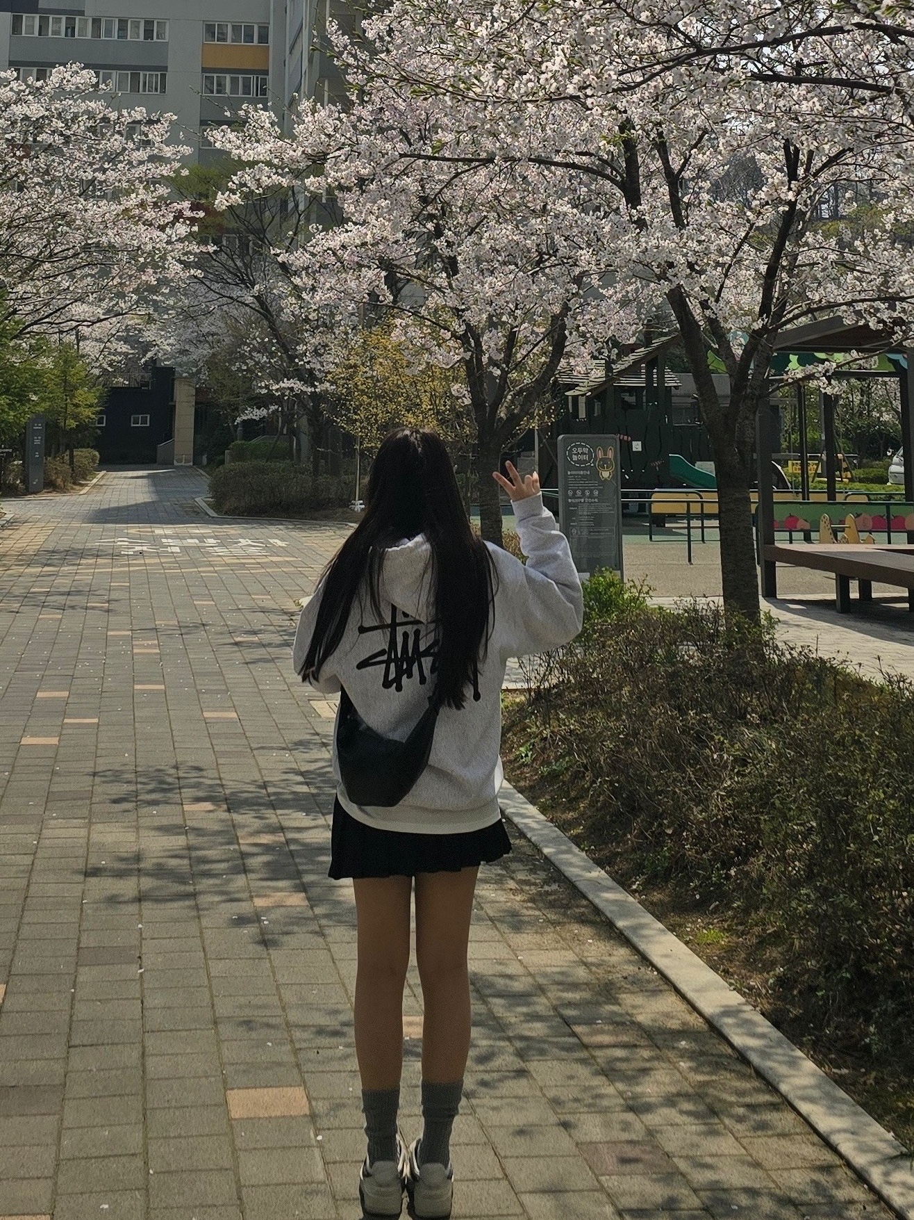 Stussy Basic Stussy Hoodie Ash Heather, Nike x Ambush Air Force 1 Low SP Phantom 착용 스타일