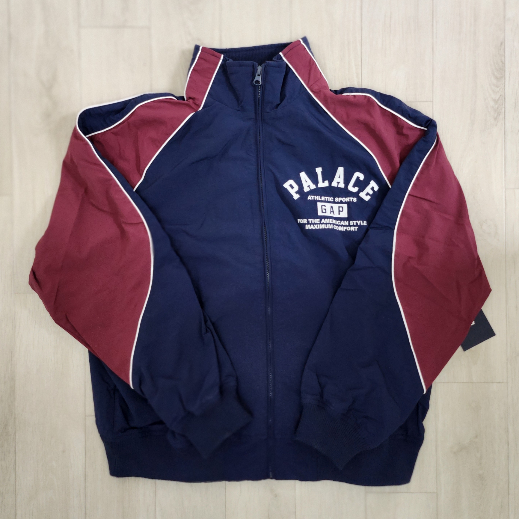 Palace x Gap Nylon Track Top Navy Red - 24SS 착용 스타일 - 1