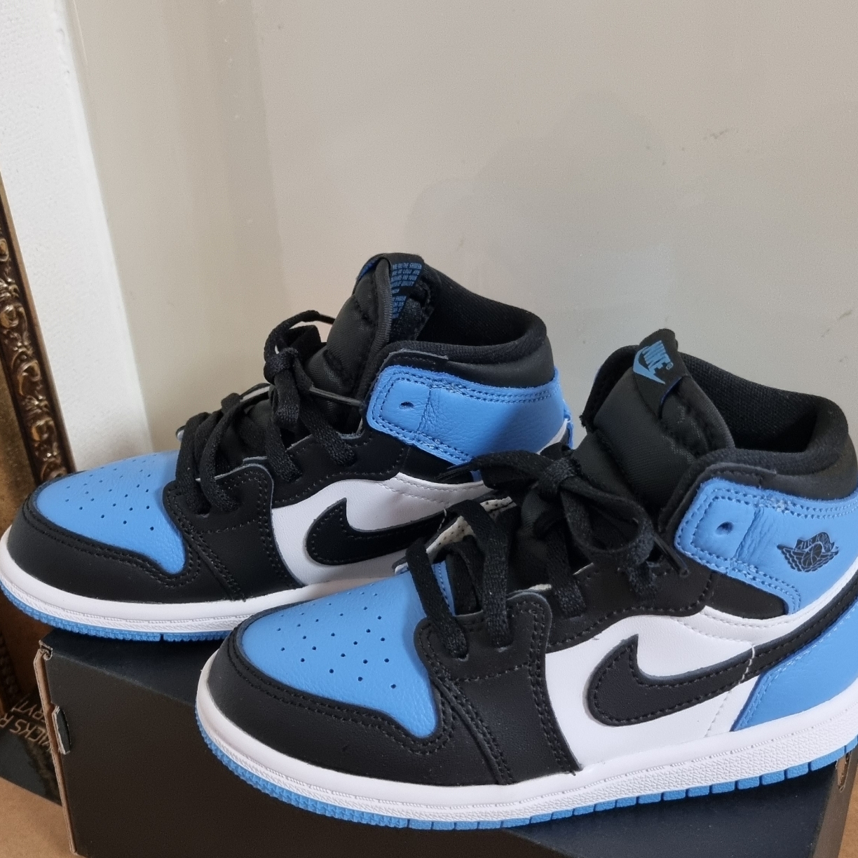(TD) Jordan 1 Retro High OG University Blue 착용 스타일 - 1
