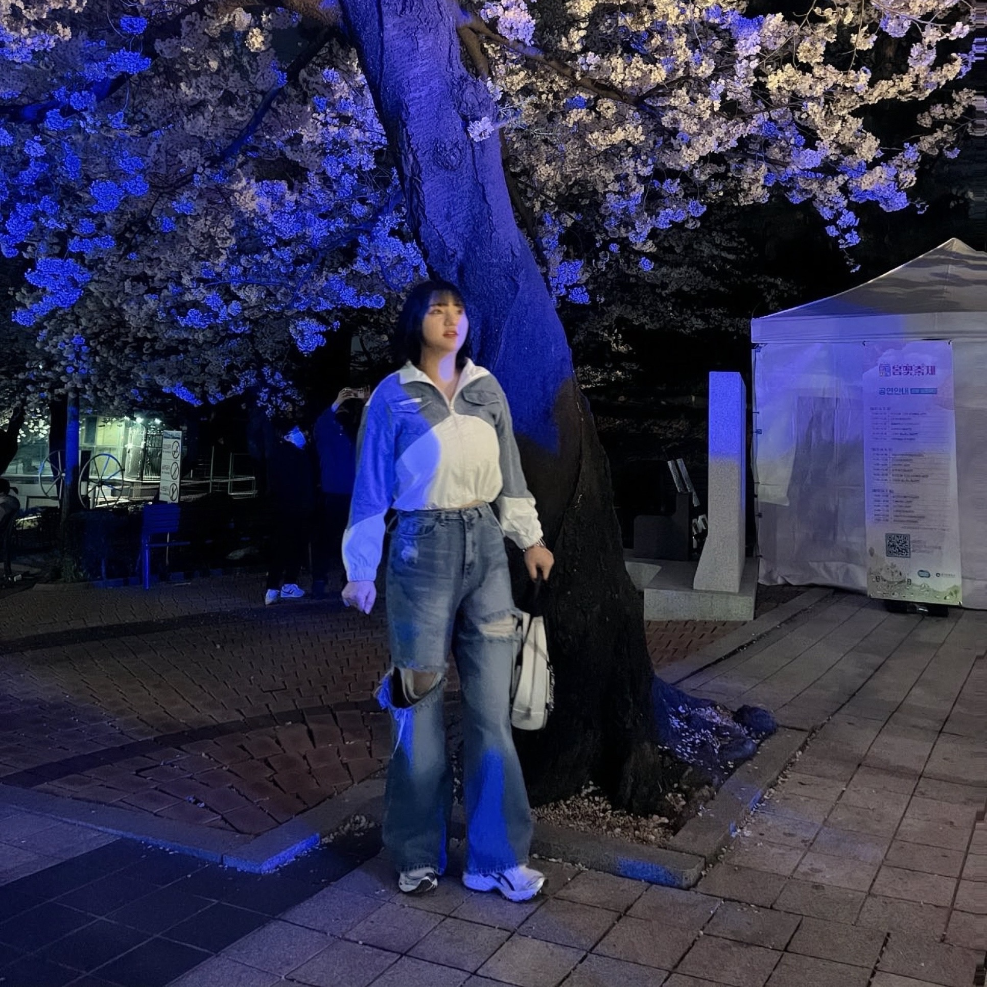 Emis Wide Vintage Tote Bag Ivory, (W) Asics Gel-Kayano 14 White Midnight 착용 스타일 - 2