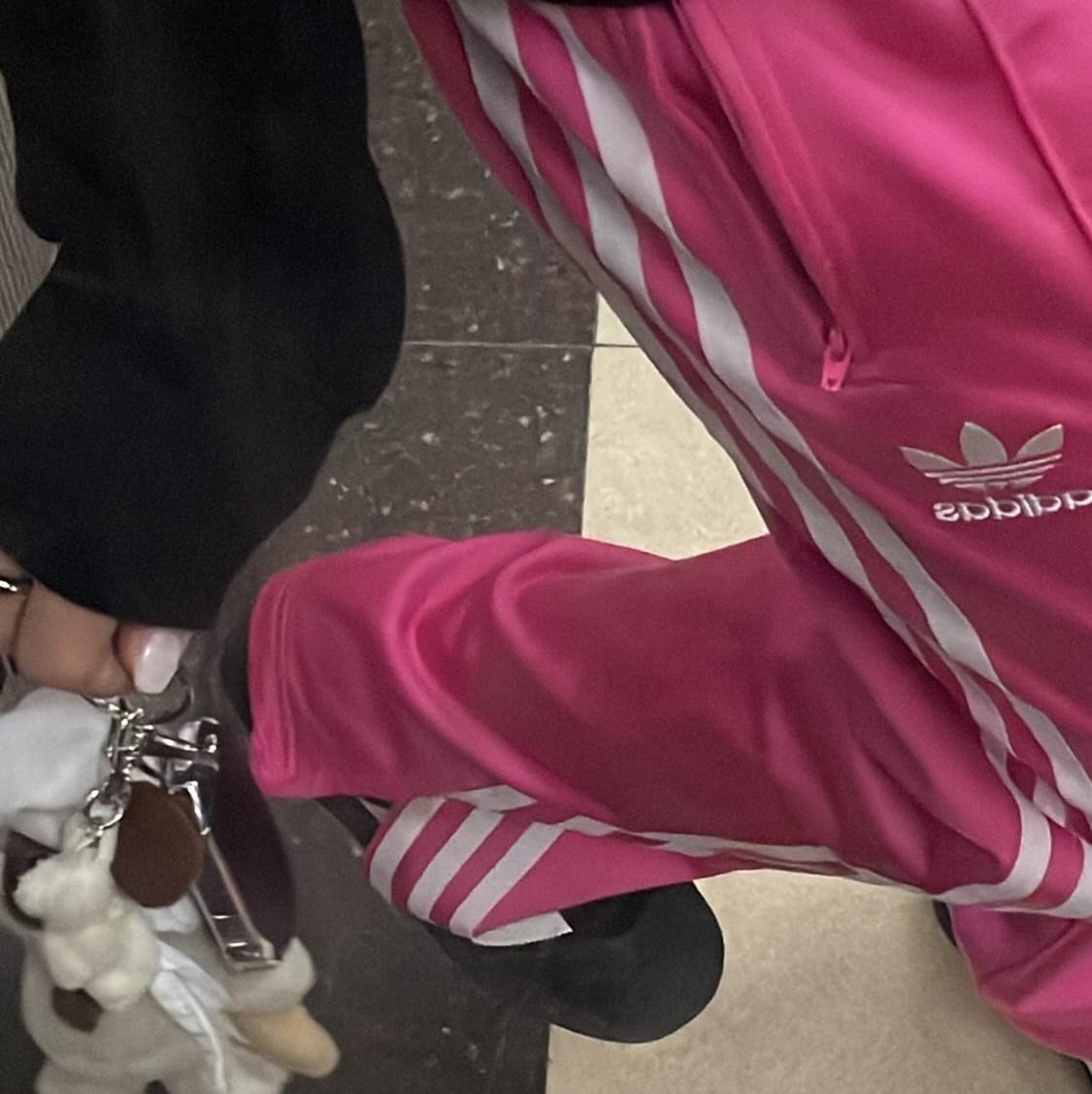 (J) Adidas Superstar Black White 착용 스타일