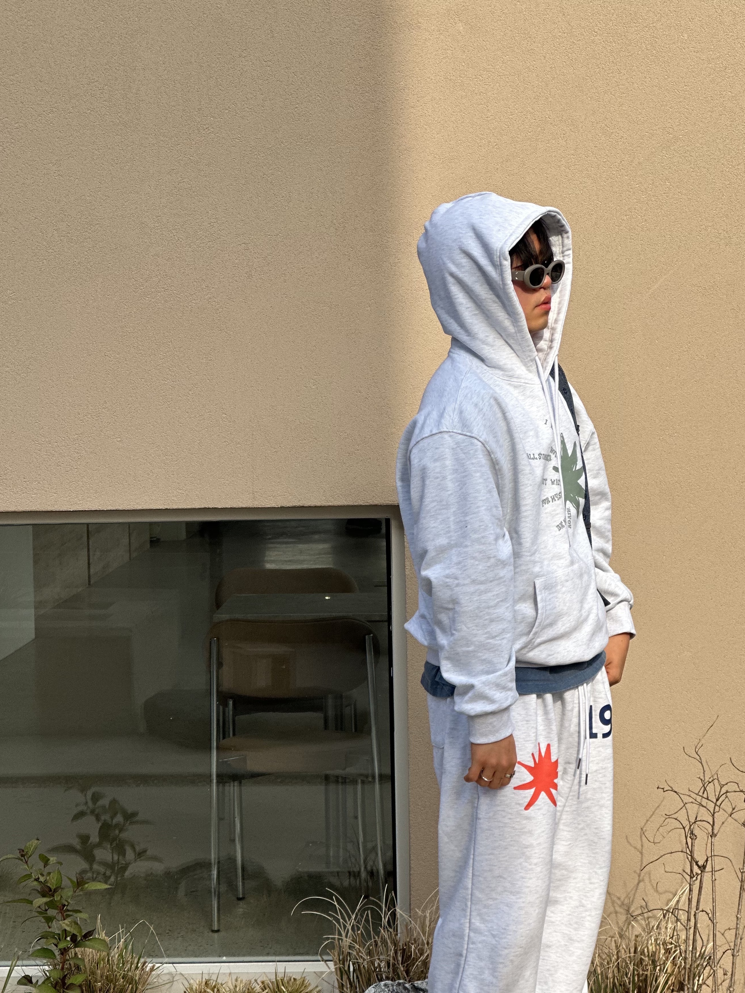 Gentle Monster x Maison Margiela MM107 Gray Black, Gentle Monster x Maison Margiela MM107 Leather Khaki Black 착용 스타일 - 4
