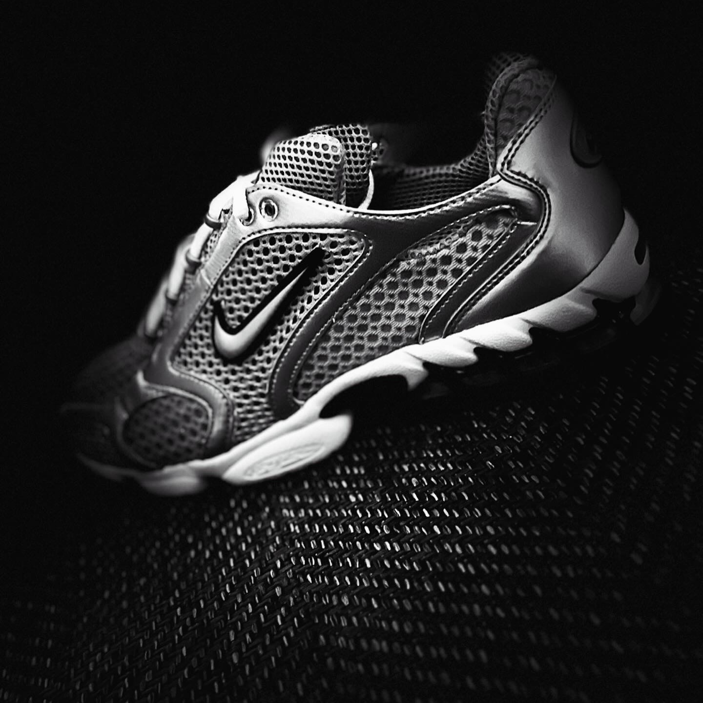 Nike Air Zoom Spiridon Cage 2 Metallic Silver 착용 스타일 - 6