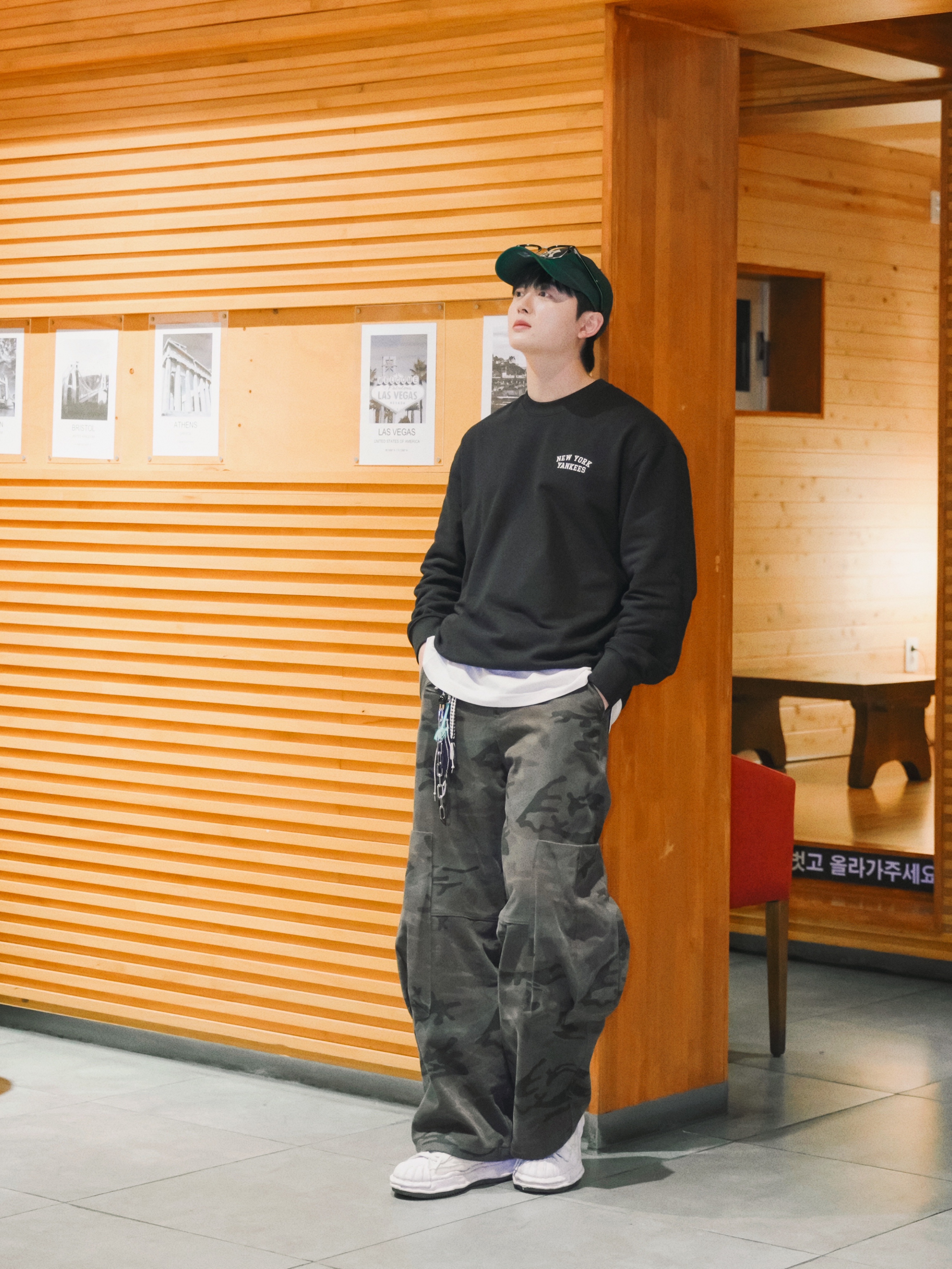 Karactor Lumping Cargo Pants Camo, Maison Mihara Yasuhiro Blakey OG Sole Canvas Low-top Sneakers White 착용 스타일 - 2