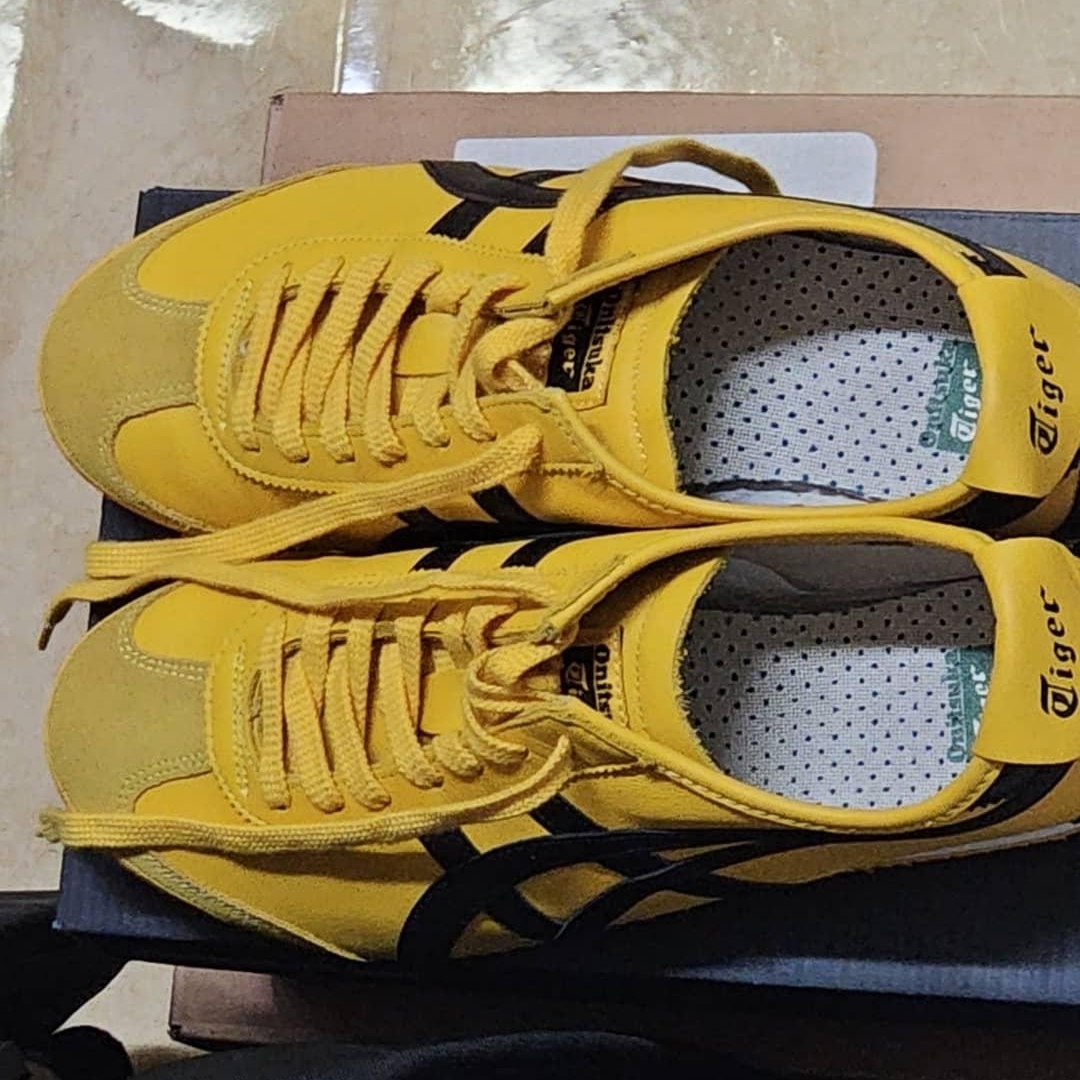 Onitsuka Tiger Mexico 66 Yellow Black 착용 스타일
