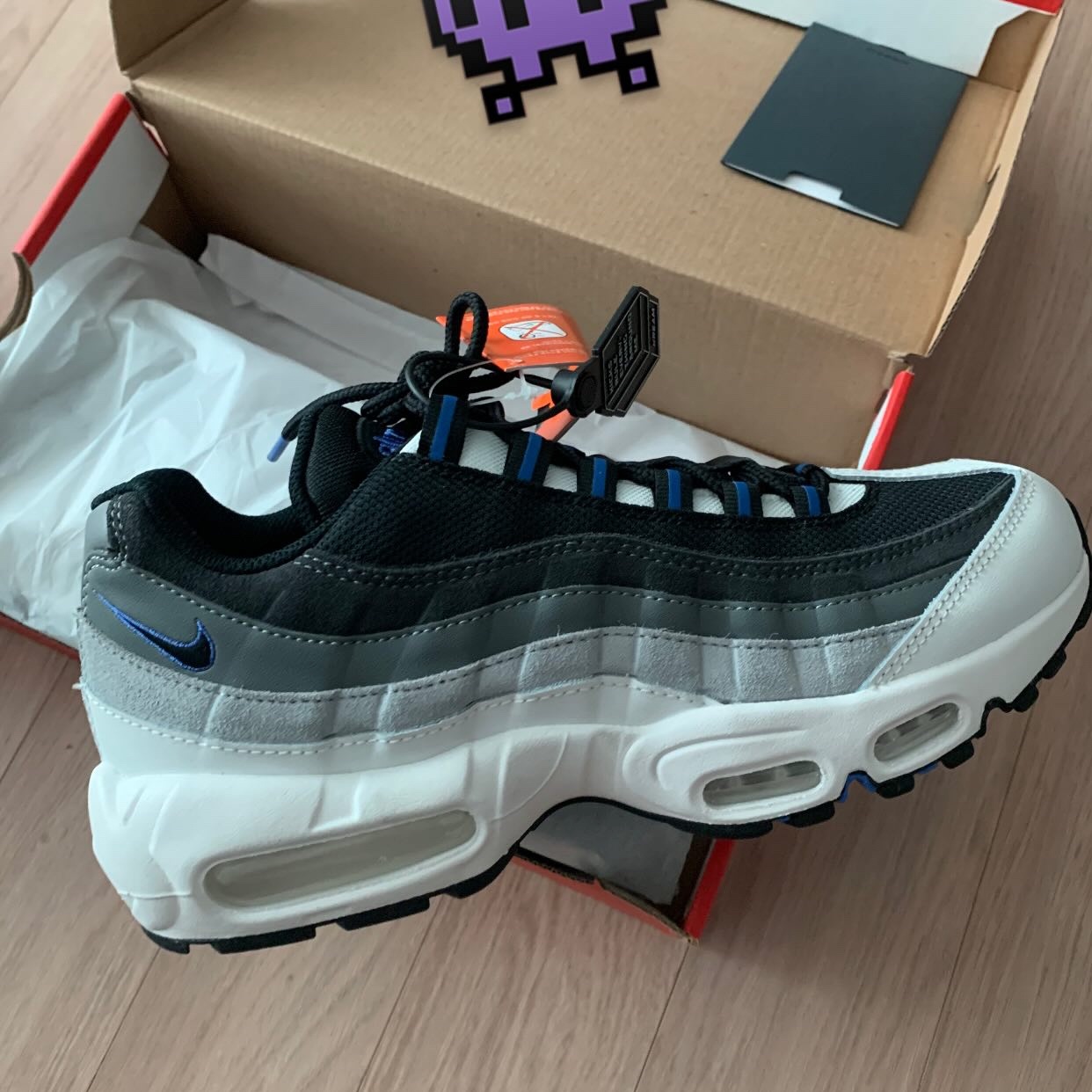 Nike Air Max 95 Summit White Wolf Grey 착용 스타일