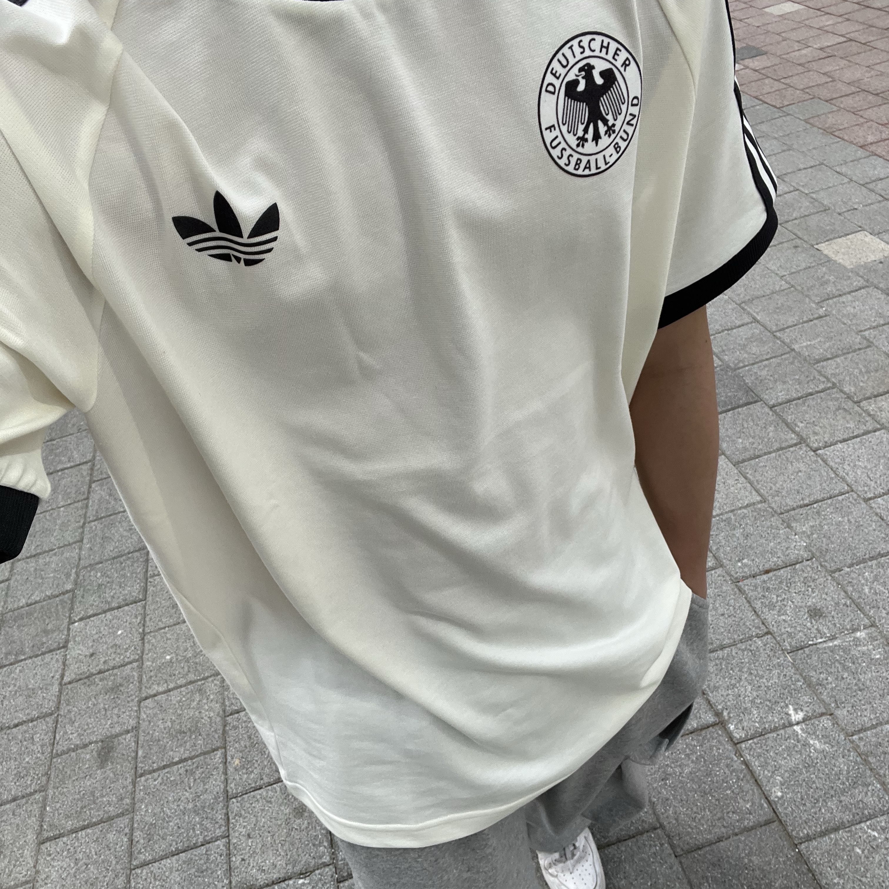 Adidas German Adicolor Classic 3-Stripes T-Shirt Off White - KR Sizing, Nike Air Force 1 '07 Low White 착용 스타일