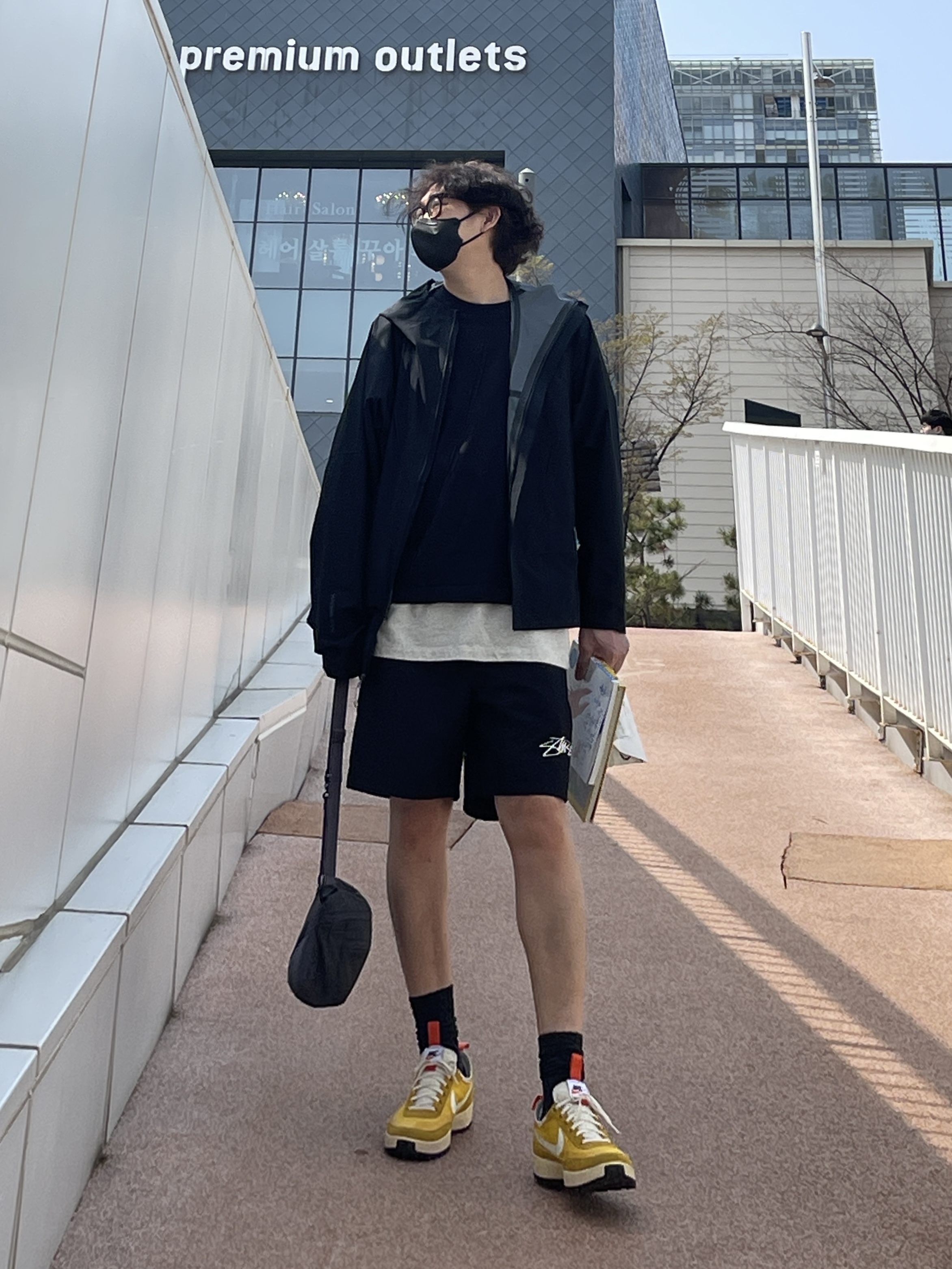 Nike ACG Storm-Fit ADV Cascade Rains Full Zip Jacket Black - Asia, Nike x Stussy Shorts Black (FJ9167-010) 착용 스타일 - 2