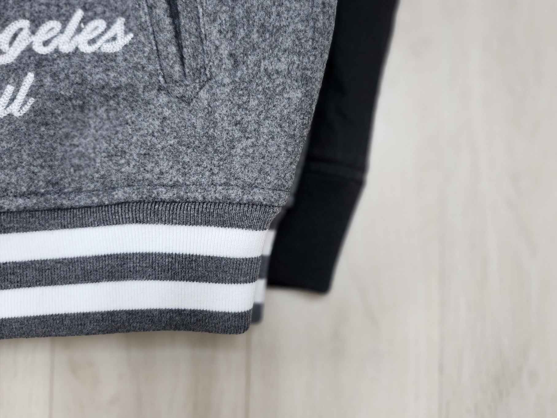 Nike x Stussy Reversible Jacket Black (FJ9153-010), Palace x Gap Varsity Jacket Grey - 24SS 착용 스타일 - 4