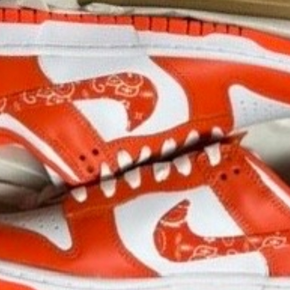 (W) Nike Dunk Low Essential Orange Paisley 착용 스타일