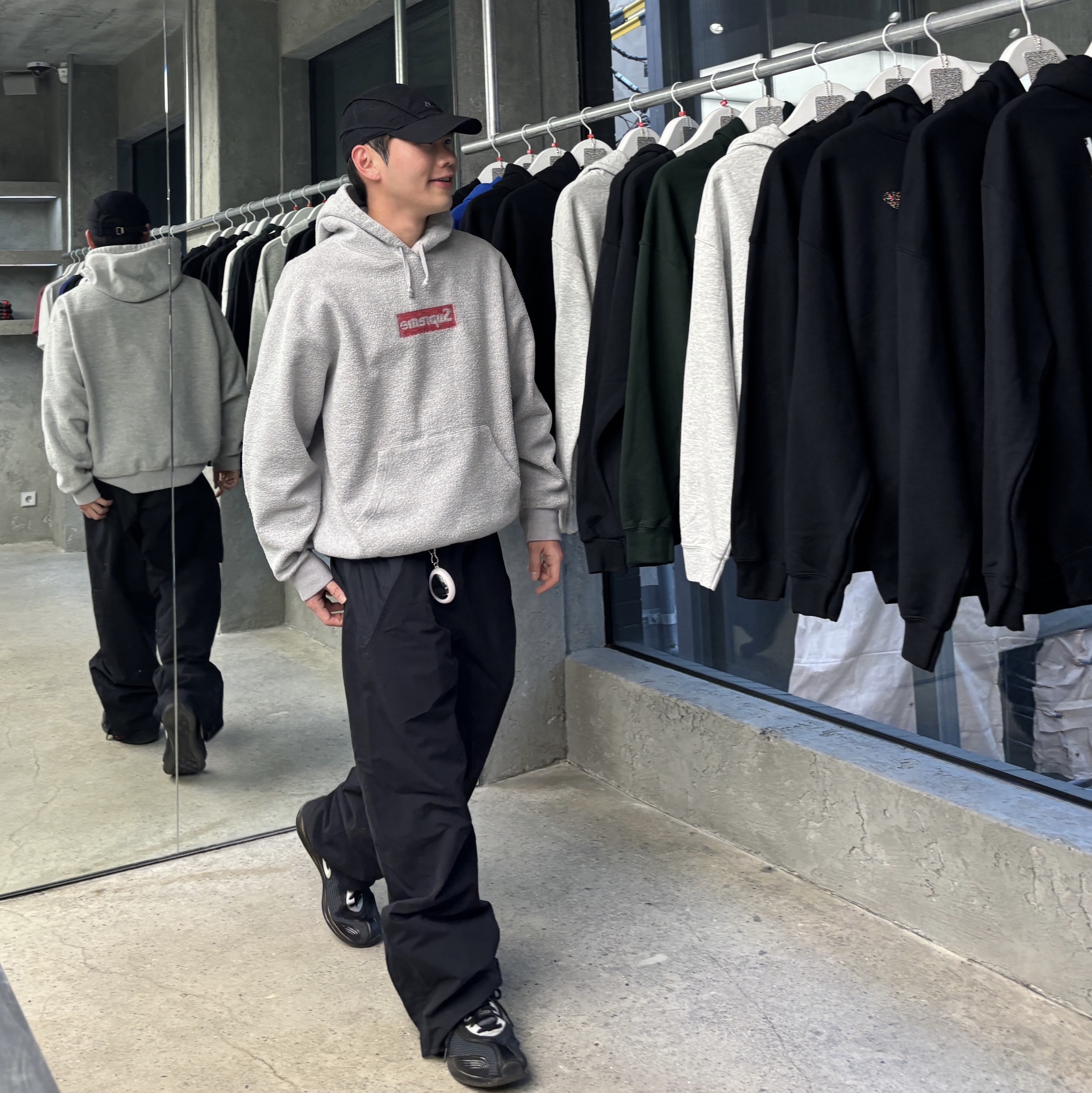 Supreme Inside Out Box Logo Hooded Sweatshirt Heather Grey - 23SS, Asics x Kiko Kostadinov Gel-Sokat 2 Carrier Grey 착용 스타일 - 2