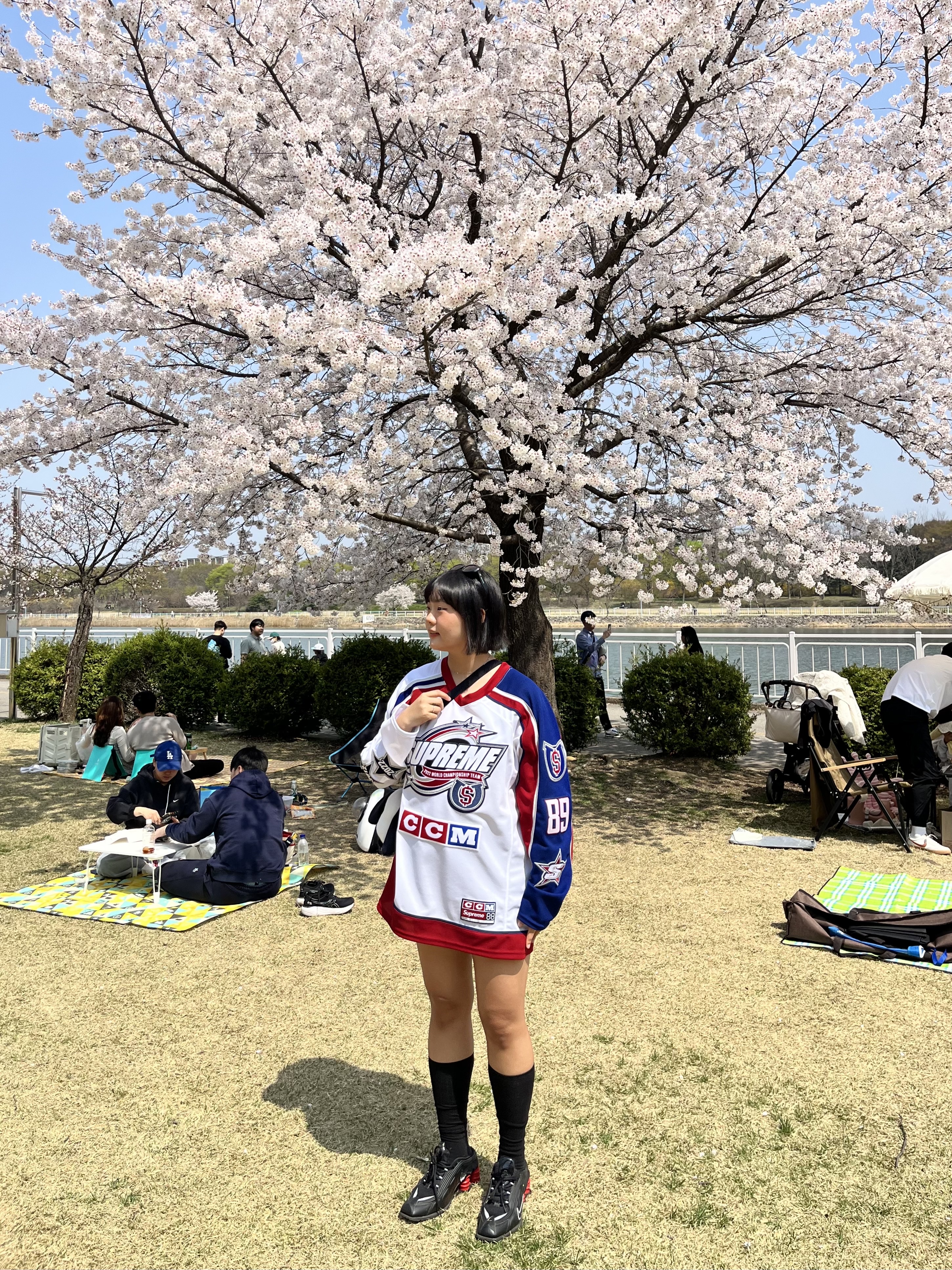 Supreme x CCM All Stars Hockey Jersey White - 22FW, Nike x Martine Rose Shox MR4 Black 착용 스타일 - 4