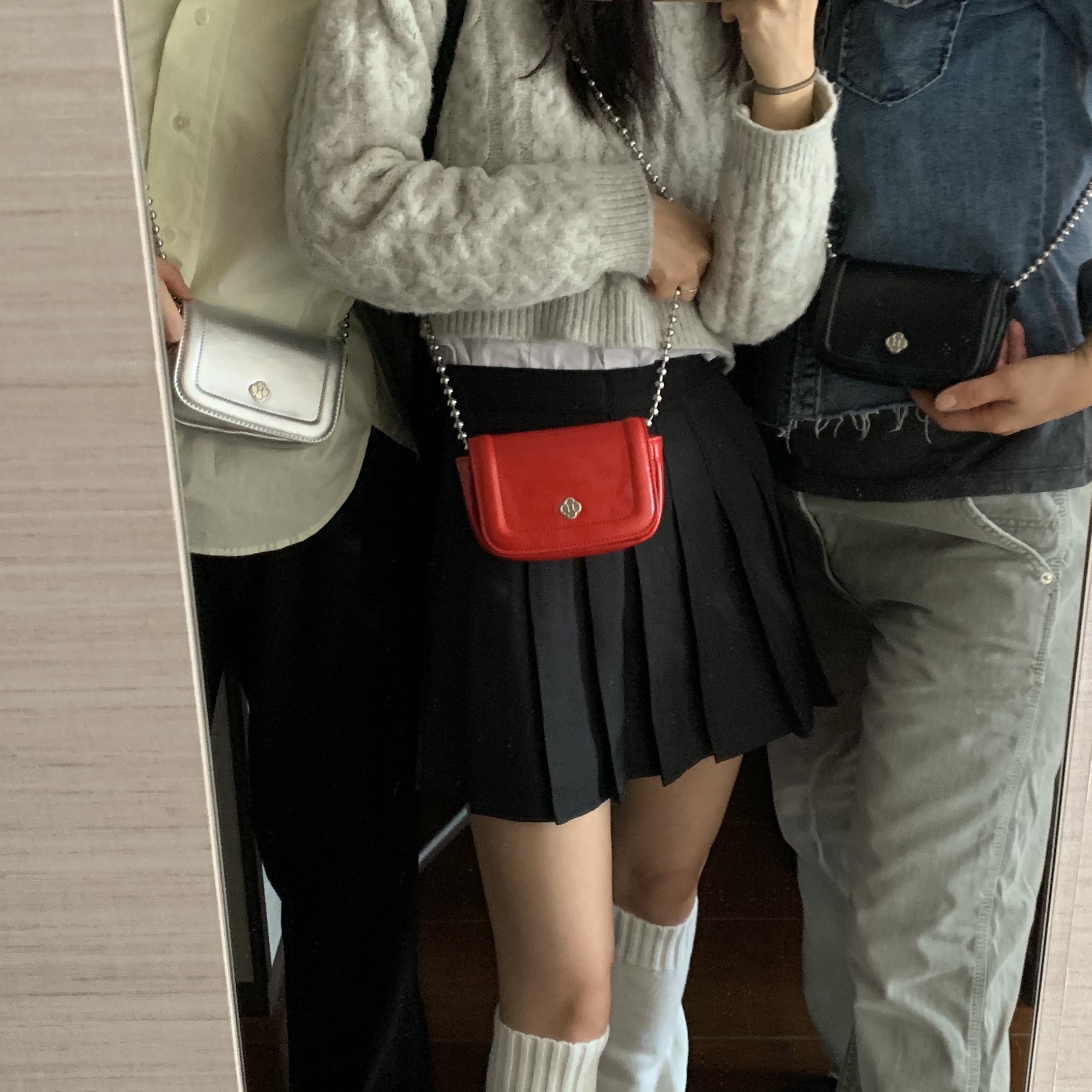 Heeari Women Poppy Chain Mini Bag Silver, Heeari Women Poppy Chain Mini Bag Red 착용 스타일